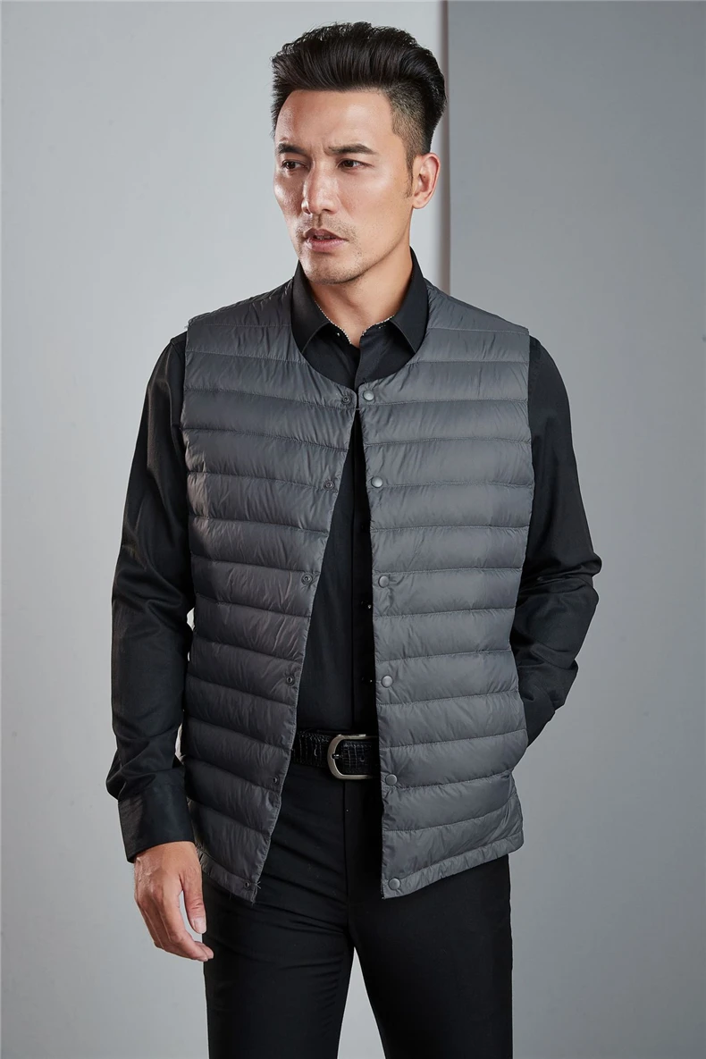 2026 New men's Sleeveless Puffer Jacket Spring Winter men 90% White Duck Down Ultra Lightweight Packable Warm Down Liner Vest