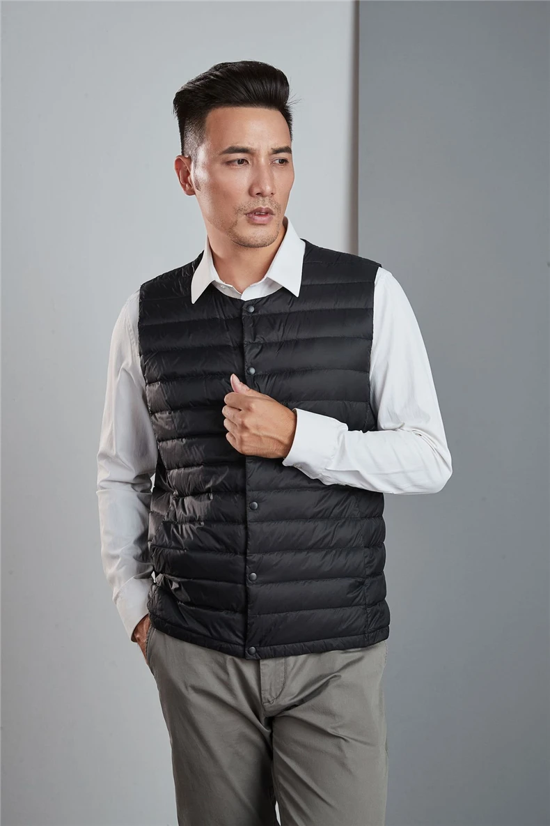 2026 New men's Sleeveless Puffer Jacket Spring Winter men 90% White Duck Down Ultra Lightweight Packable Warm Down Liner Vest
