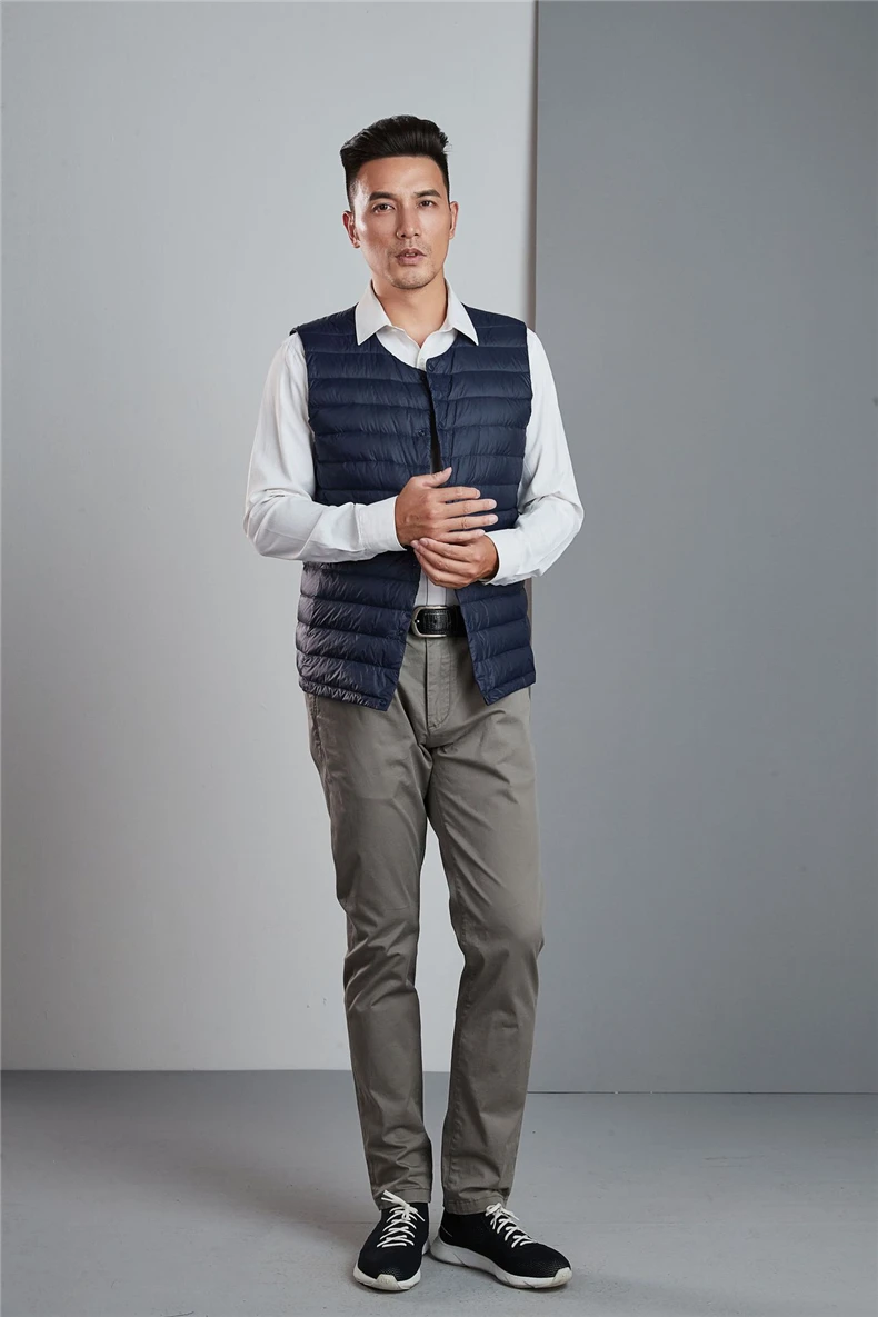 2026 New men's Sleeveless Puffer Jacket Spring Winter men 90% White Duck Down Ultra Lightweight Packable Warm Down Liner Vest