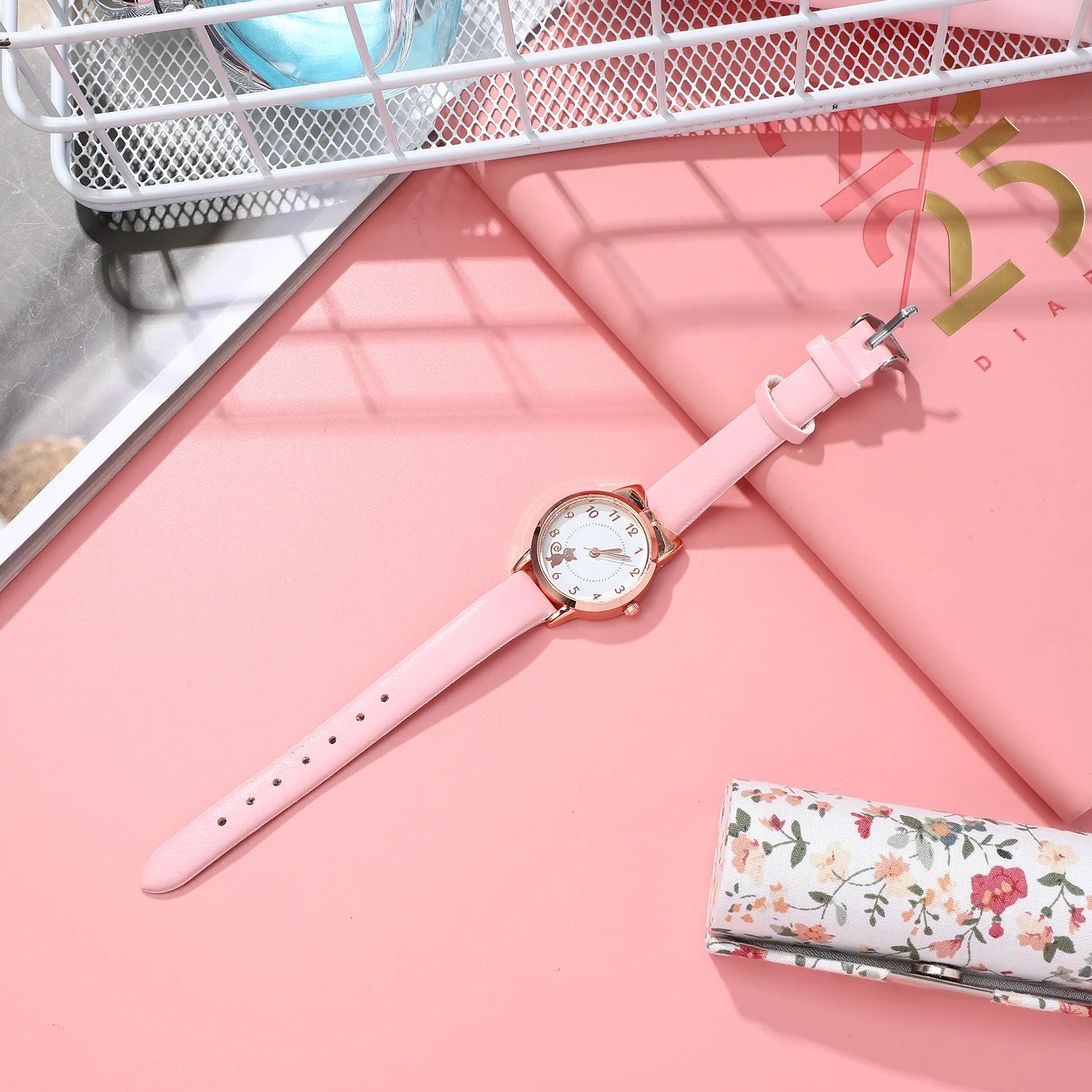 Childs Wrist Watch Kids Quartz Watch With Leather Strap Children's Watches Digital Cartoon Kids Modern Child's For Girls Dainty