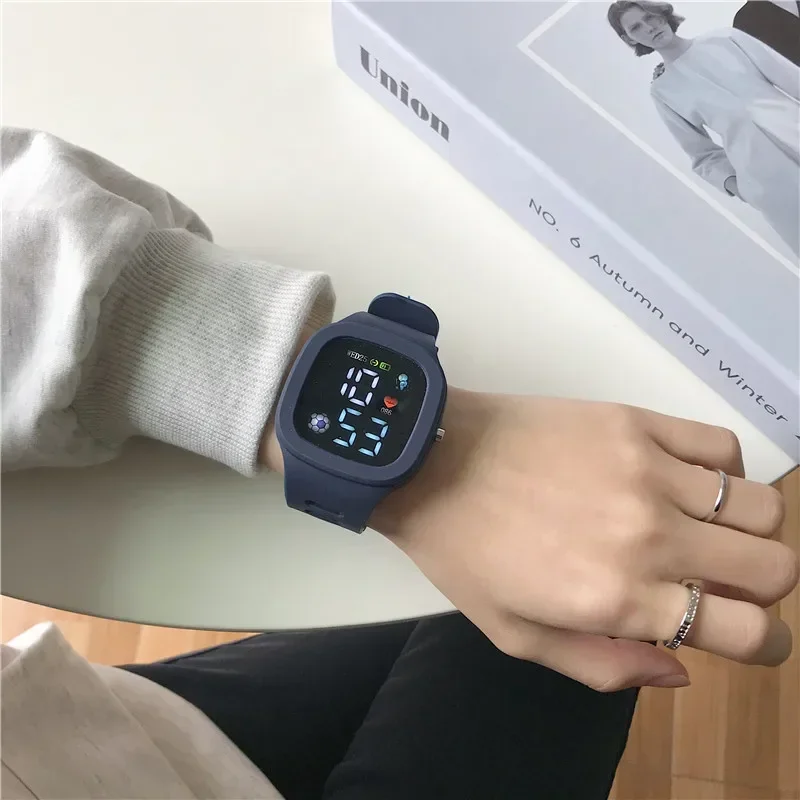 Multifunction Kids Watch Fashion Boys and Girls Student Electronic Wristwatch Alarm Clock Luminous college style Sports watch