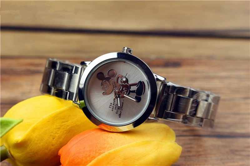 2024 Anime figure Steel Mickey Mouse Minnie Kids Student Cartoon Watch Aolly Steel Quartz Watches Clock for Boys Girls Gift