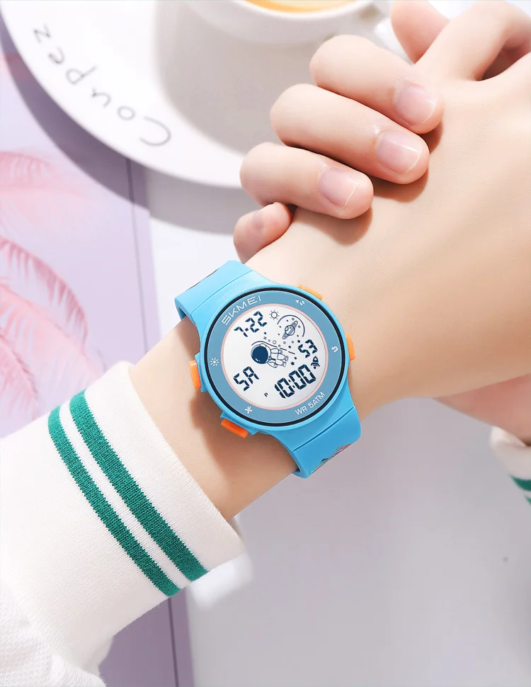 Skmei Kids Digital Watches Fashion TPU Strap Colorful Light LED Waterproof Children Boy Girl Sports Wristwatch with Alarm Clock