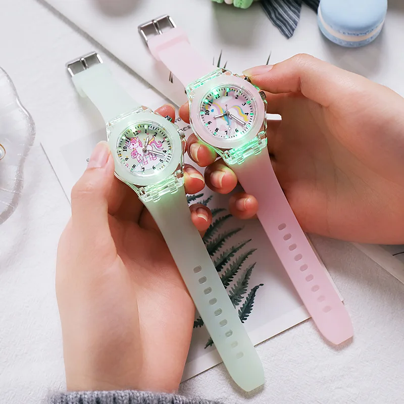 UTHAI C22 Kids's Watch For Cartoon Unicorn Watches Glow at Night Quartz DIGITAL CLOCK Silicone Band Cute Girls Primary School