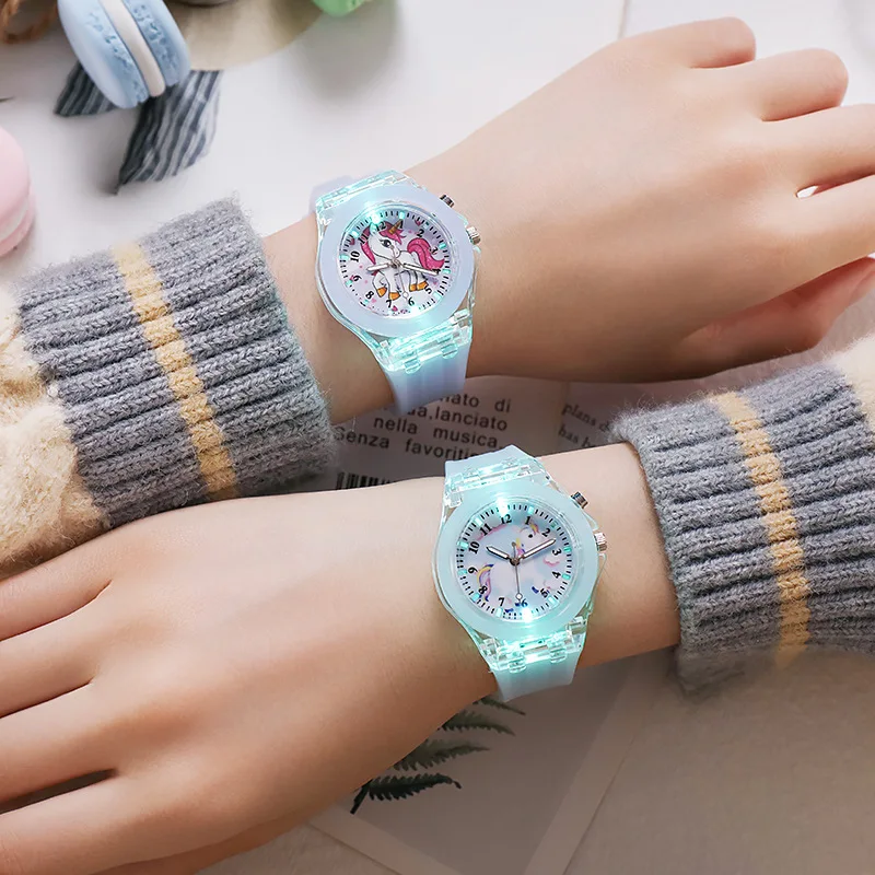 UTHAI C22 Kids's Watch For Cartoon Unicorn Watches Glow at Night Quartz DIGITAL CLOCK Silicone Band Cute Girls Primary School