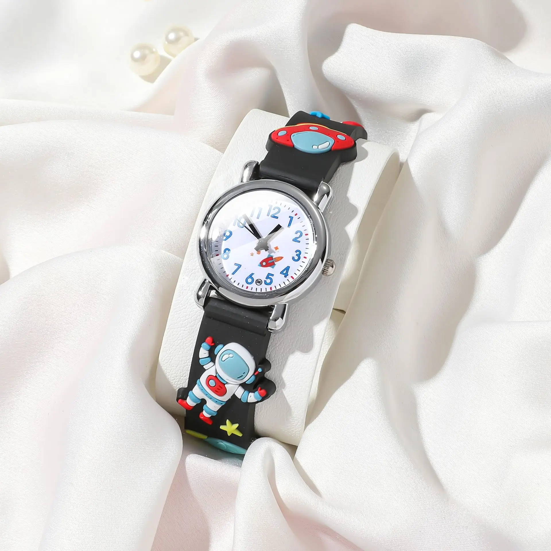 Kids Watches 3D Football Silicone Band Children Quartz Wristwatch Fashion Waterproof Sports Watch Clock for Boys Girls Students