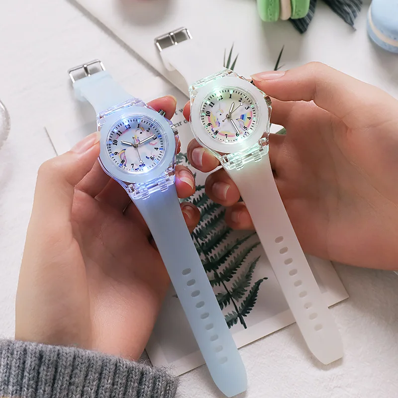 UTHAI C22 Kids's Watch Watches Glow at Night Quartz DIGITAL CLOCK Silicone Band Cute Girls Primary School