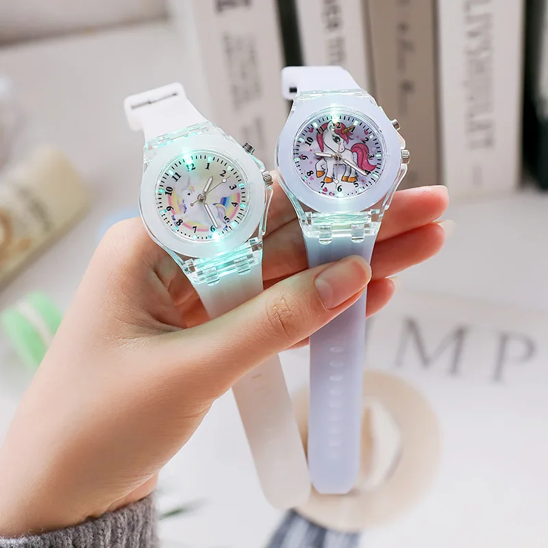 UTHAI C22 Kids's Watch Watches Glow at Night Quartz DIGITAL CLOCK Silicone Band Cute Girls Primary School