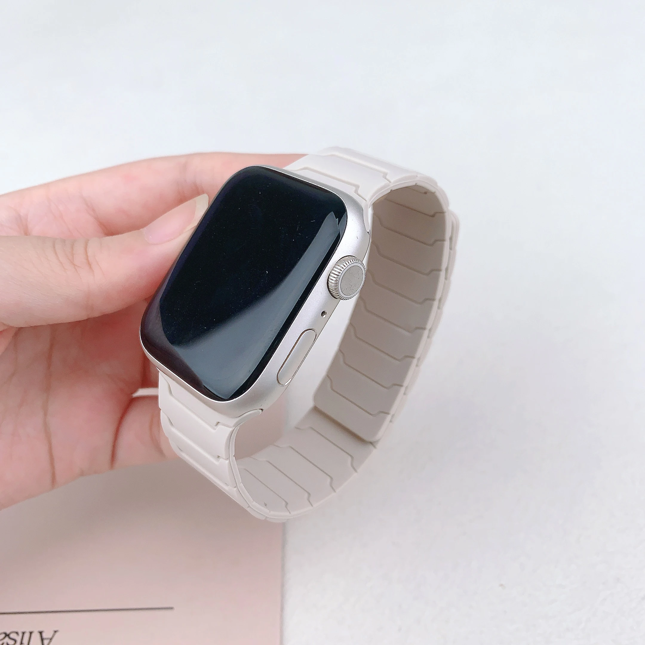 Magnetic Band For Apple Watch Strap 46mm 44mm 45mm 40mm 42mm 41mm Correa Bracelet IWatch Series 11 10 SE 9 8 7 6 Ultra 3 2 49mm