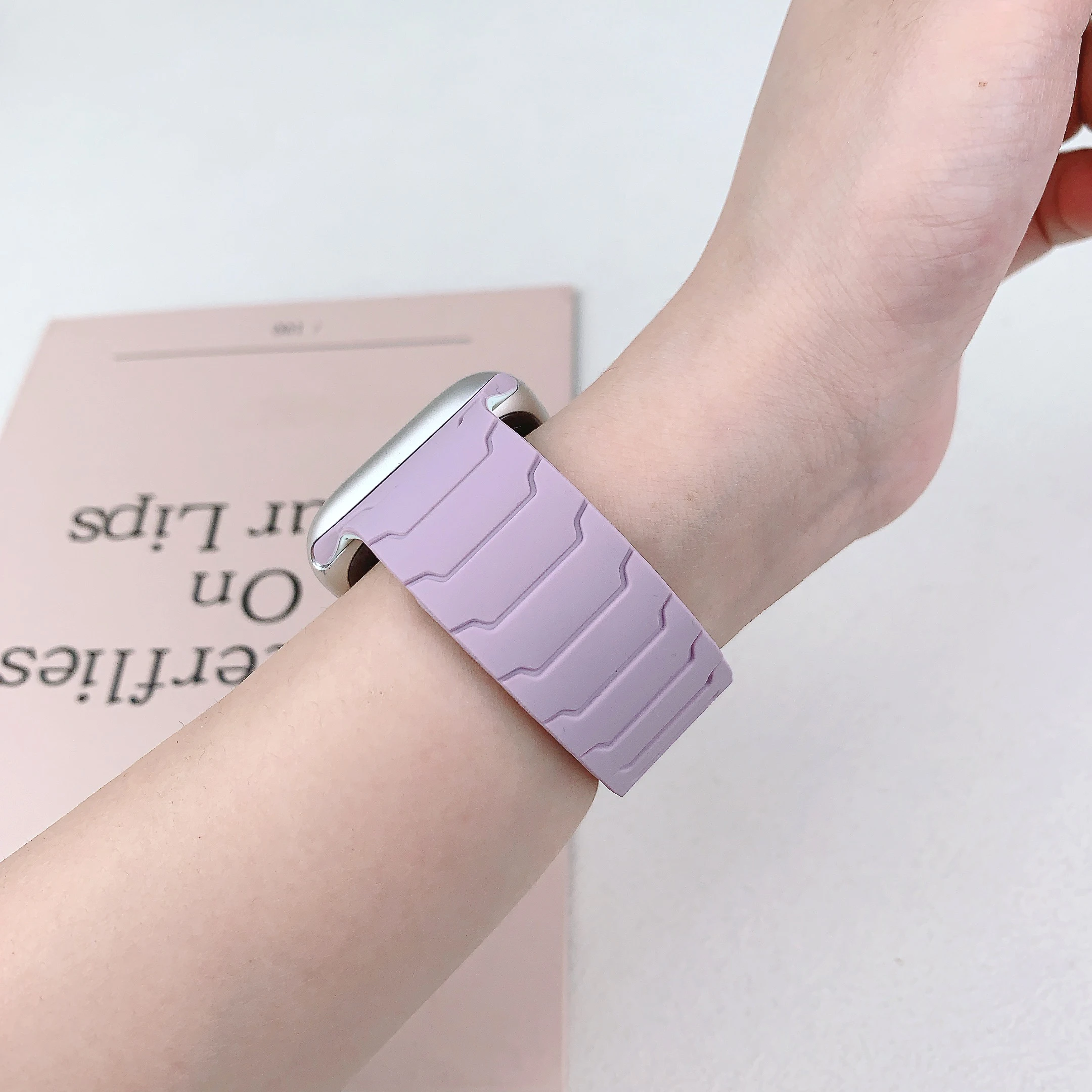 Magnetic Band For Apple Watch Strap 46mm 44mm 45mm 40mm 42mm 41mm Correa Bracelet IWatch Series 11 10 SE 9 8 7 6 Ultra 3 2 49mm