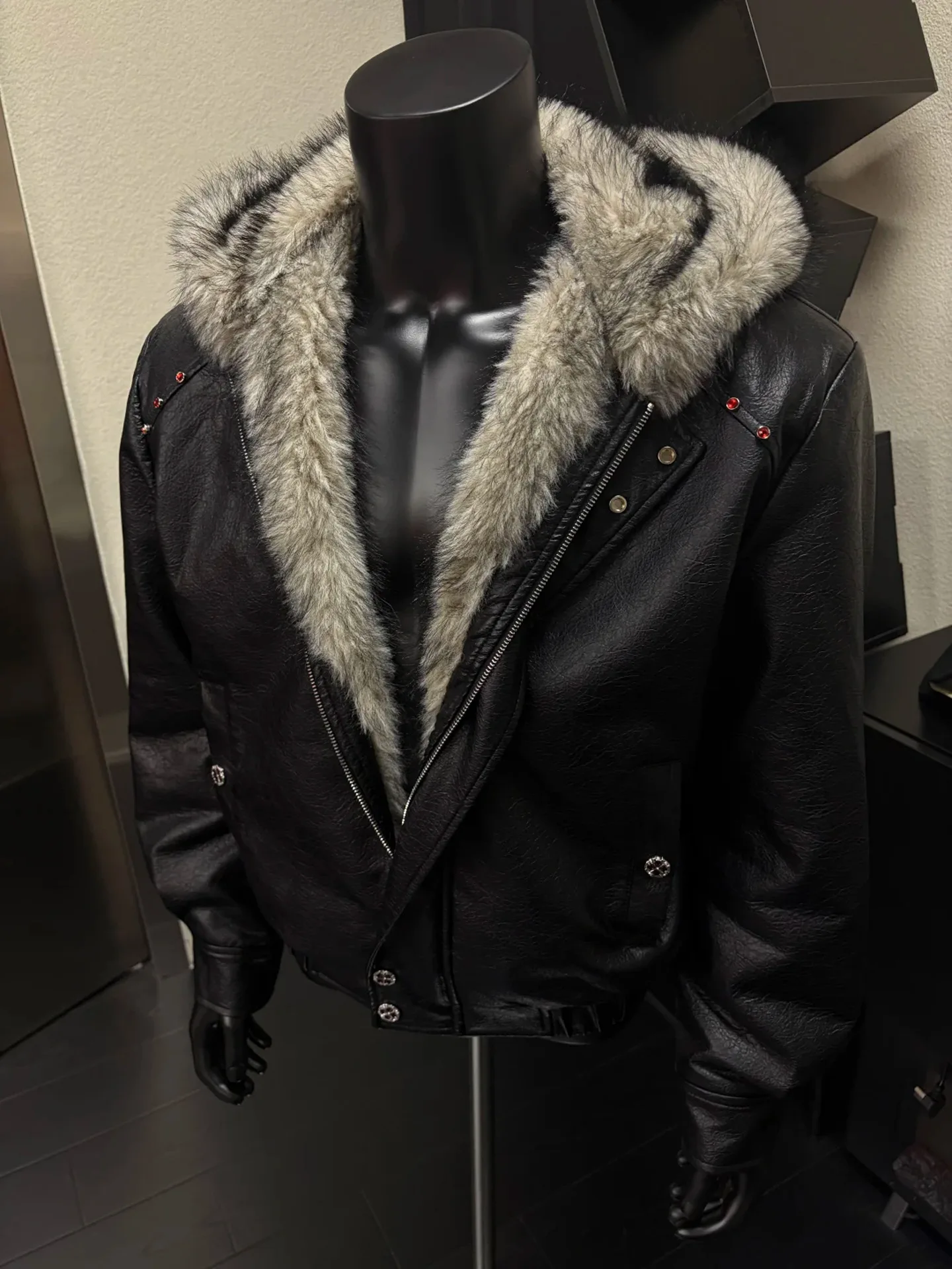 Rhinestone Rivet Faux Fur Liner Pu Leather Winter Jacket Man Woman Thickened Warmer Fur Collar Hooded Winter Furry Coat