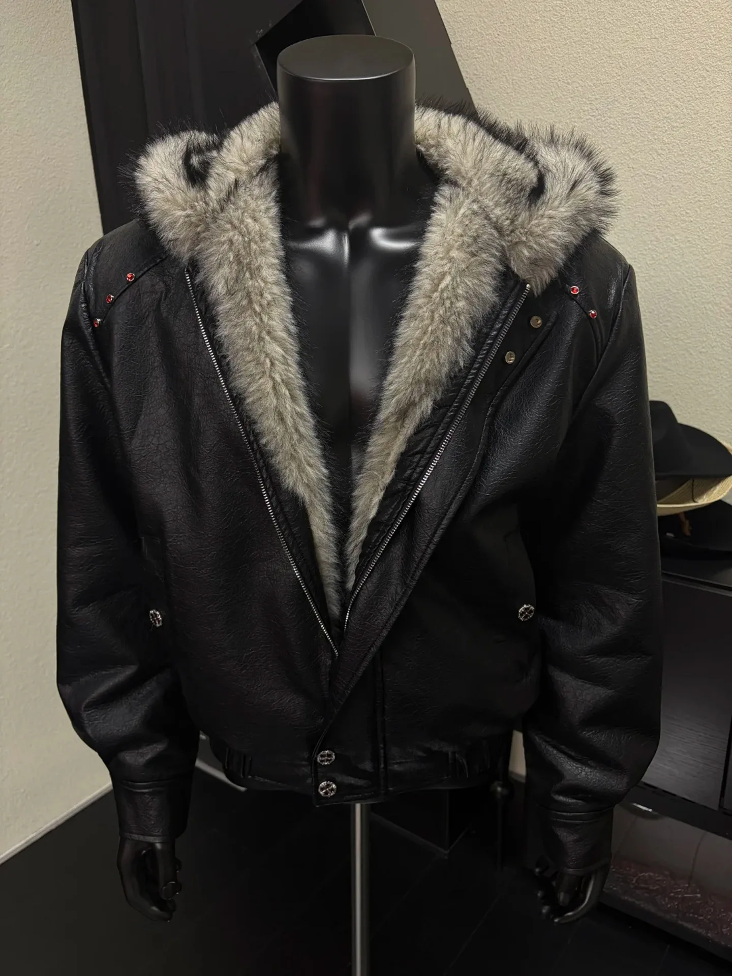 Rhinestone Rivet Faux Fur Liner Pu Leather Winter Jacket Man Woman Thickened Warmer Fur Collar Hooded Winter Furry Coat
