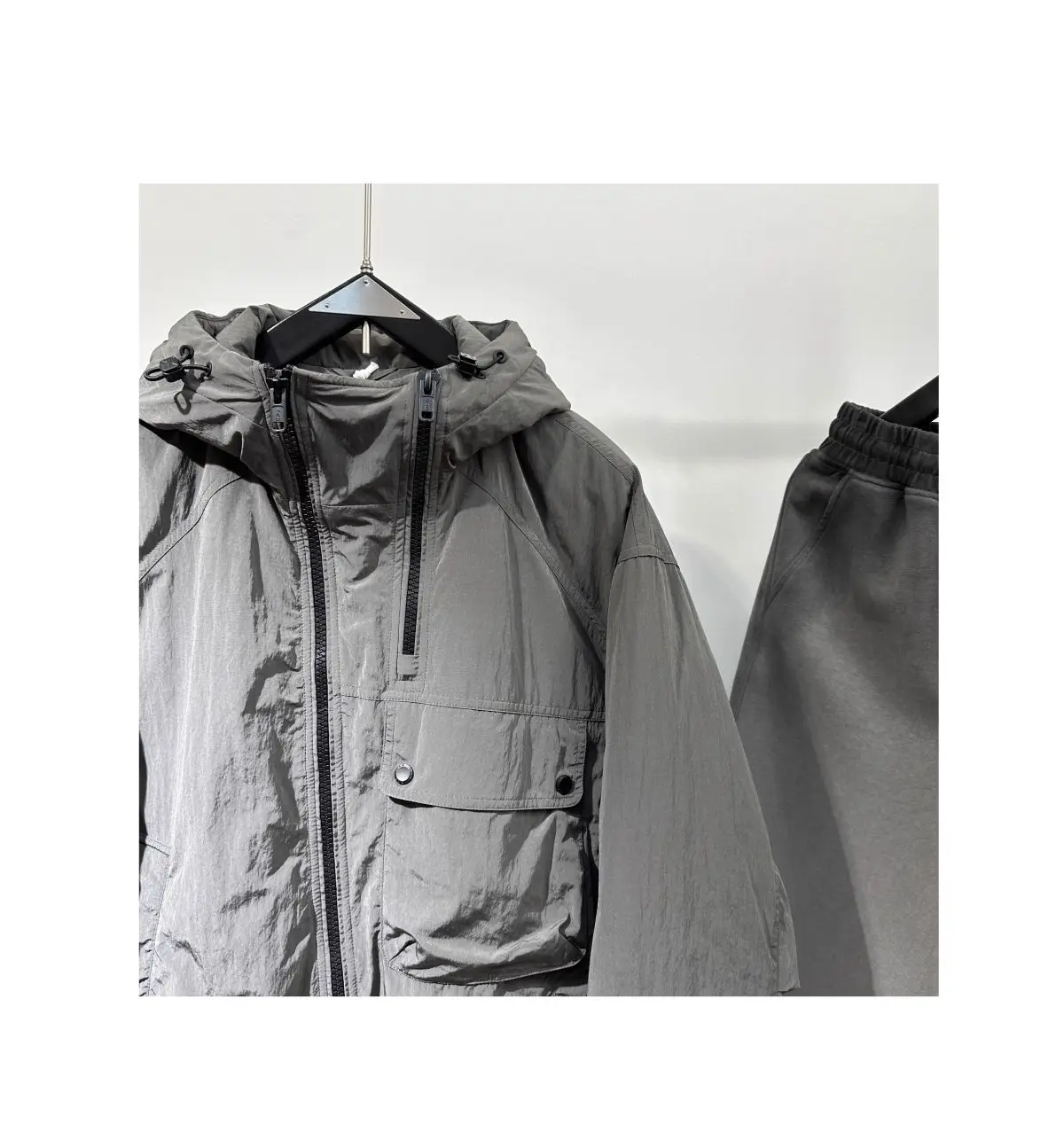 2026 Winter Loose Tooling Warm Parkas Men Fashion Casual Hooded Down Cotton Jacket Male Zipper Cotton Padded Coats C973
