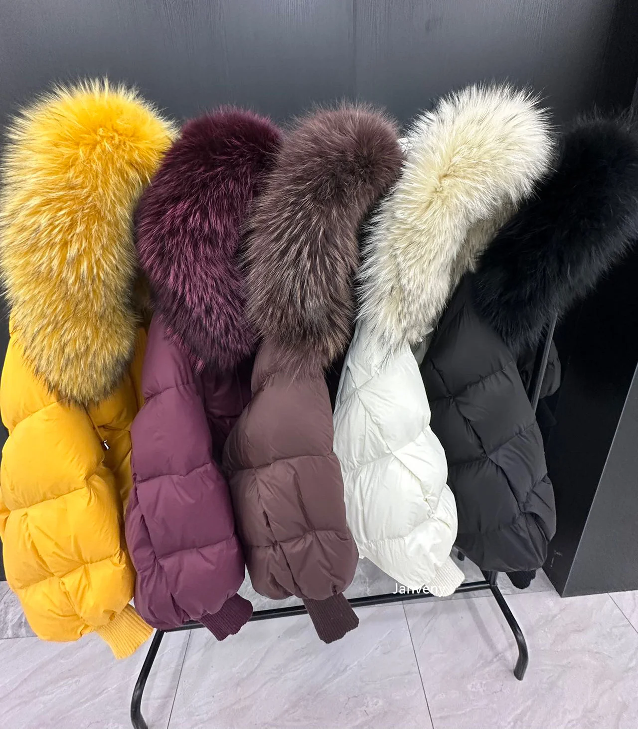Janveny2026 New Winter Large Real Fur Hooded Puffer Jacket Women Thicken Warm Knitted Sleeve Coat White Duck Down Mid Long Parka