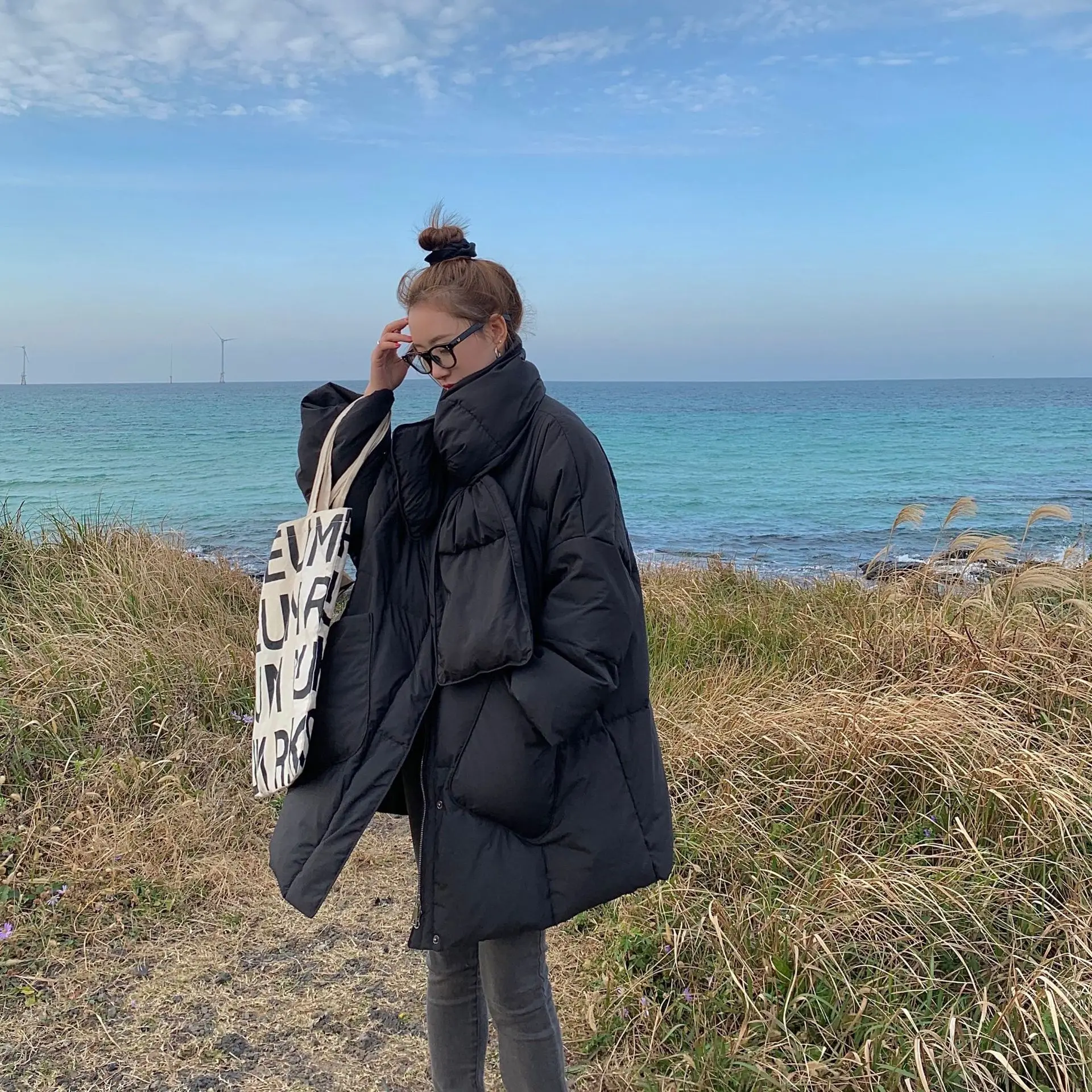 Women White Duck Down Coat 2026 Winter New Fashion Female Scarf OverSize Jackets Round Neck Loose Thicken Parkas Warm Outwear