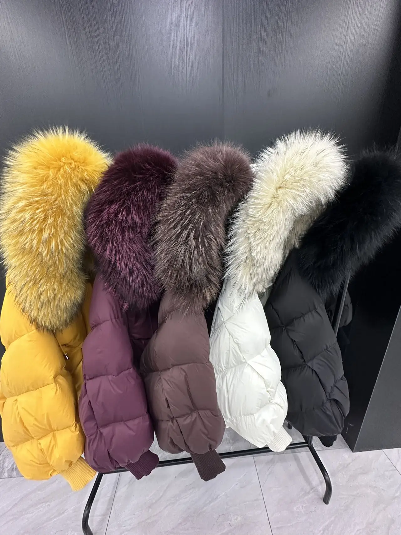Lagabogy 2025 New Winter Large Real Fur Hooded Puffer Jacket Women White Duck Down Mid Long Parka Thick Warm Knitted Sleeve Coat