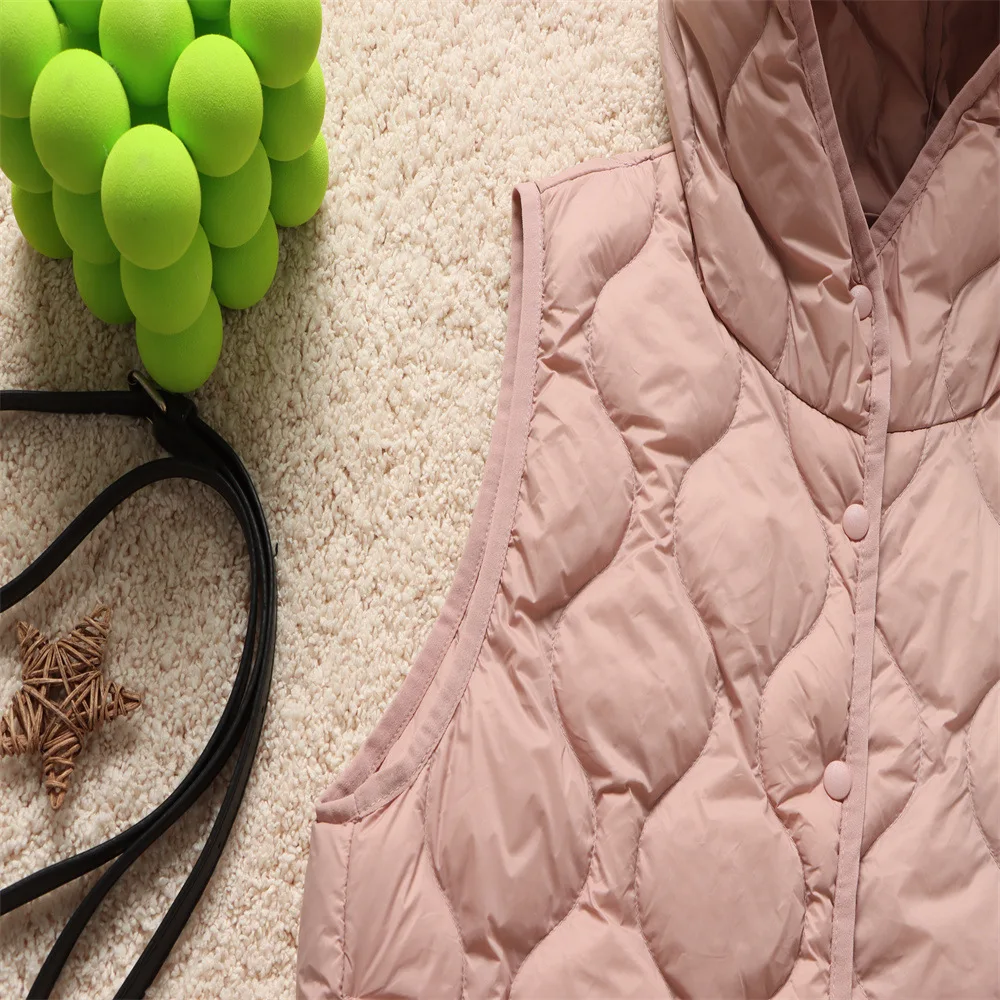 Fashion Lightweight Hooded Down Vest Woman Short Slim Fit Warm Winter Puffer Waistcoat Women Gilet Single Breasted VT-335