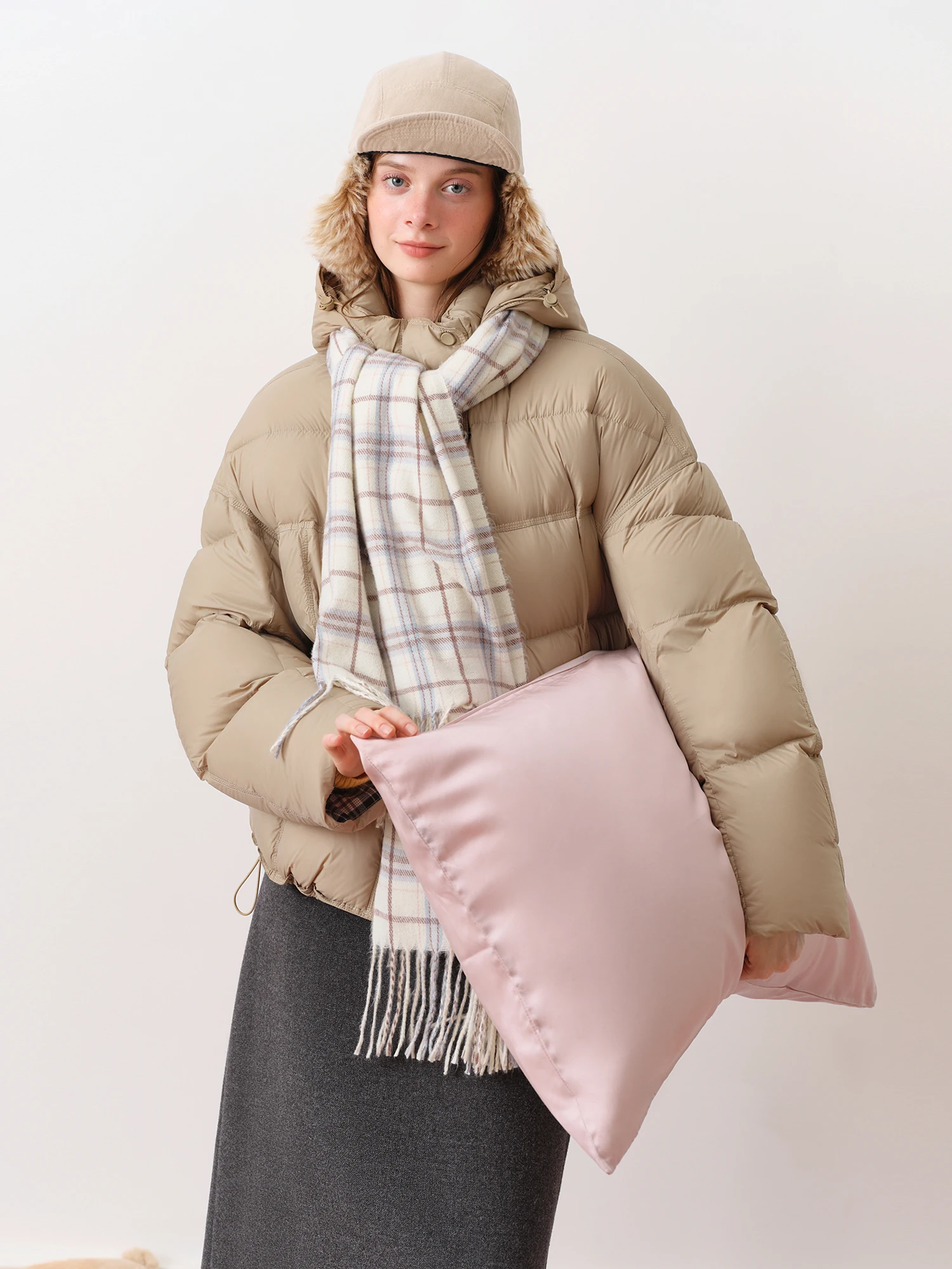 FSLE Winter Women Hooded Short Puffer Jacket Downcoat Bubble Style Thick Warm Coat Oversize Short Quilted Outerwear Duckdown