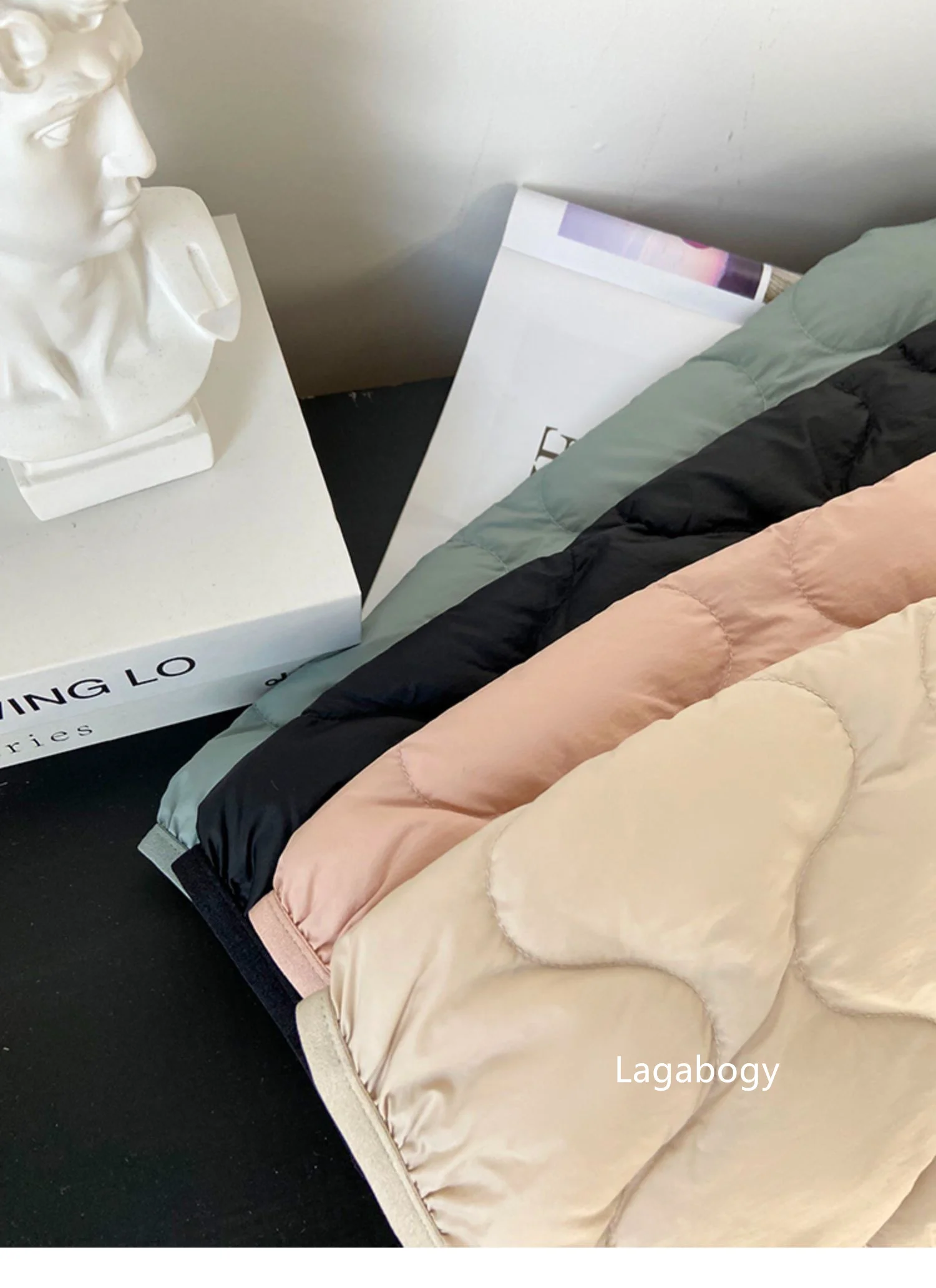Lagabogy 2025 New Autumn Winter Warm Puffer Coat Women Light Thin 90%White Duck Down Jacket Female Short Single Breasted Outwear