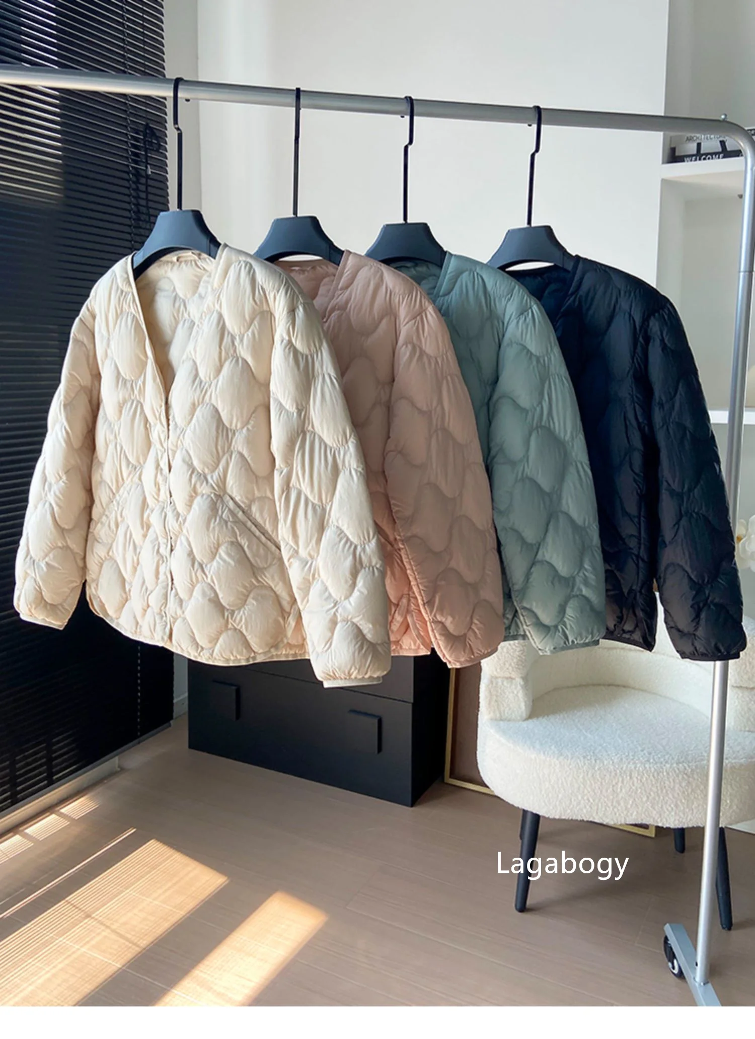 Lagabogy 2025 New Autumn Winter Warm Puffer Coat Women Light Thin 90%White Duck Down Jacket Female Short Single Breasted Outwear