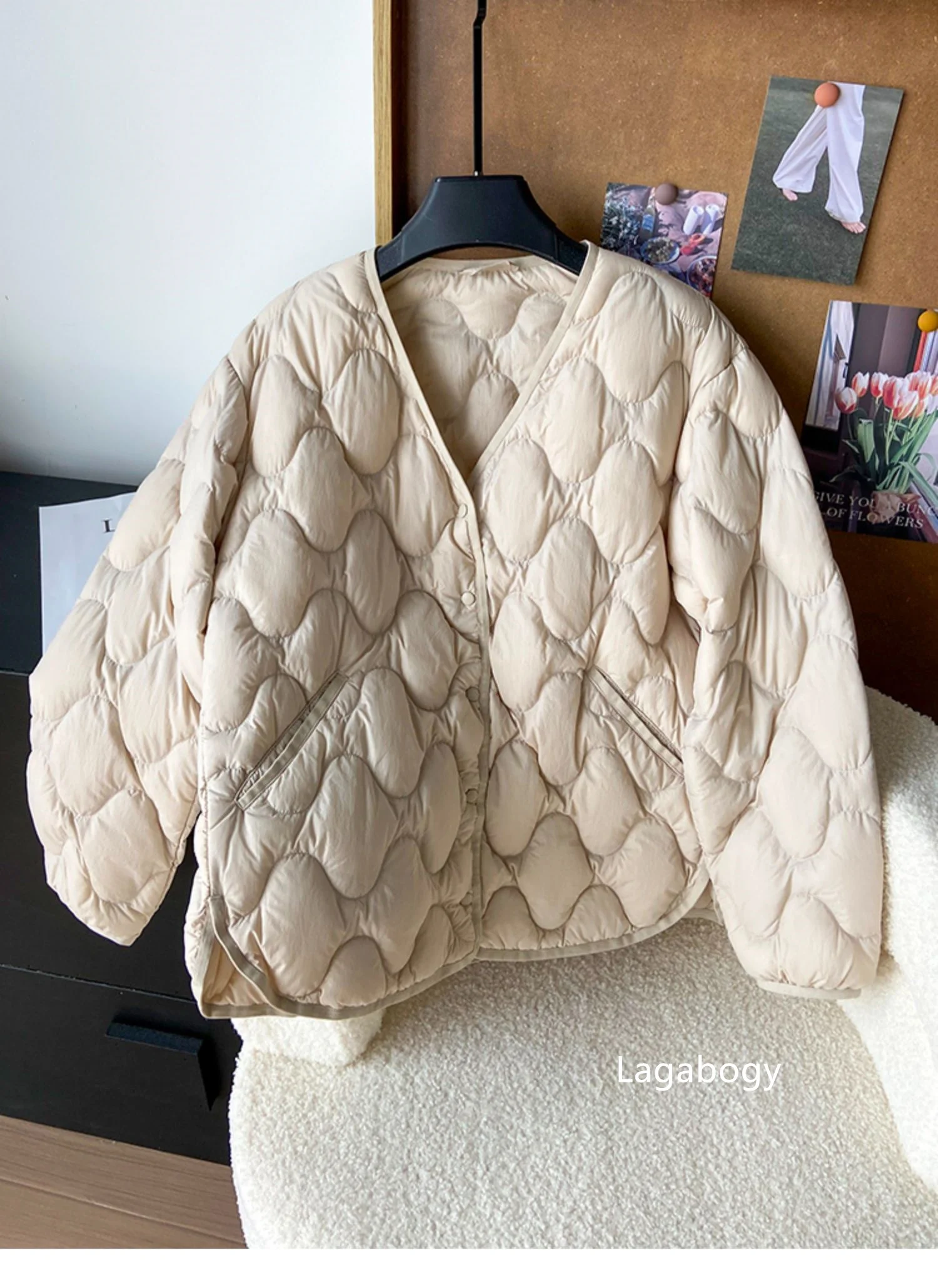 Lagabogy 2025 New Autumn Winter Warm Puffer Coat Women Light Thin 90%White Duck Down Jacket Female Short Single Breasted Outwear