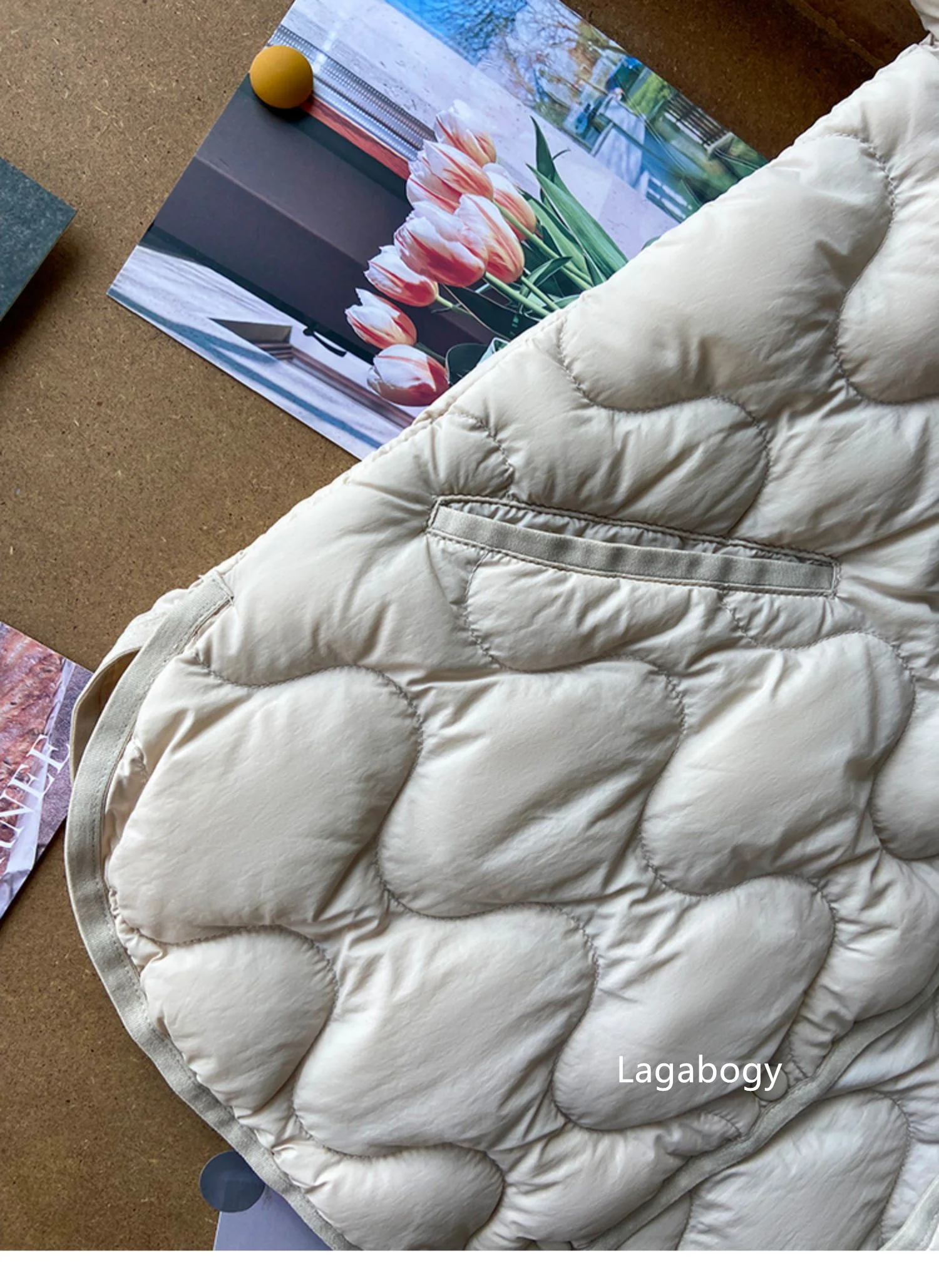 Lagabogy 2025 New Autumn Winter Warm Puffer Coat Women Light Thin 90%White Duck Down Jacket Female Short Single Breasted Outwear