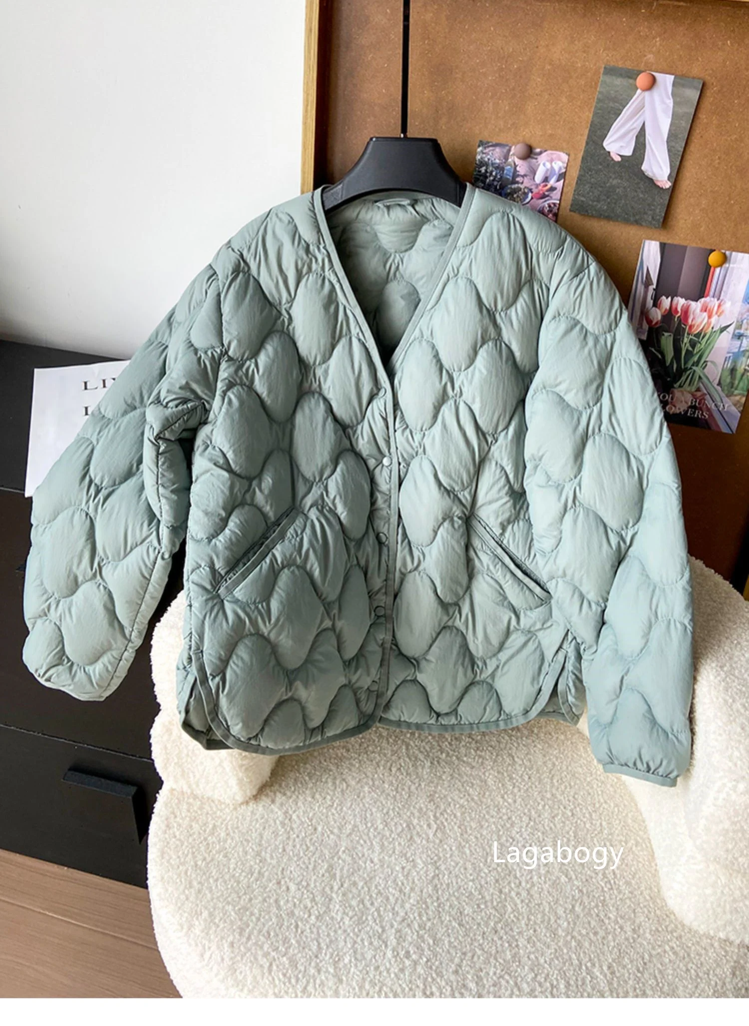 Lagabogy 2025 New Autumn Winter Warm Puffer Coat Women Light Thin 90%White Duck Down Jacket Female Short Single Breasted Outwear