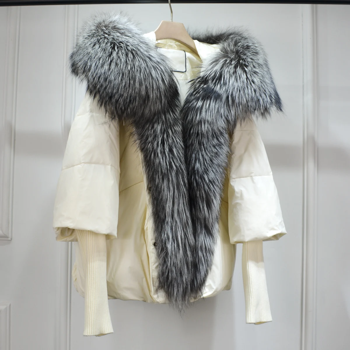 Lagabogy 2025 Winter Women Warm White Duck Down Jacket Loose Hood Puffer Coat Natural Real Fox Fur Collar Thick Luxury Outerwear