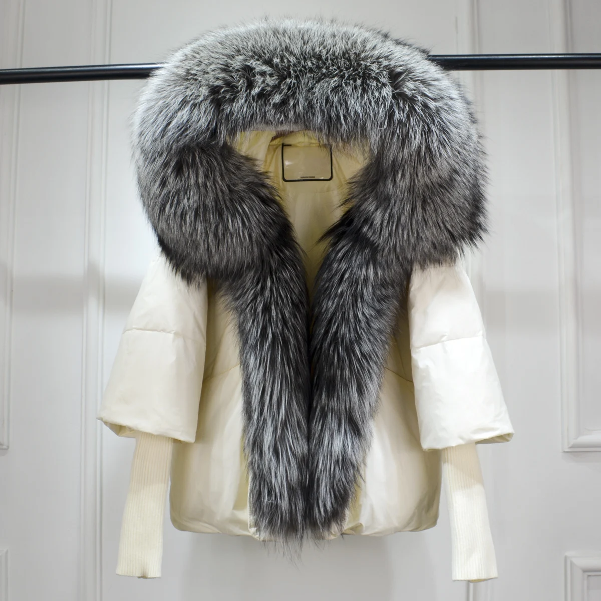 Lagabogy 2025 Winter Women Warm White Duck Down Jacket Loose Hood Puffer Coat Natural Real Fox Fur Collar Thick Luxury Outerwear
