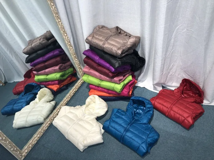 Winter Women Hooded Puffer Jackets Ultra Light Down Jacket Warm Coat Parka Female Portable Outwear Windbreaker Quilted Jacket
