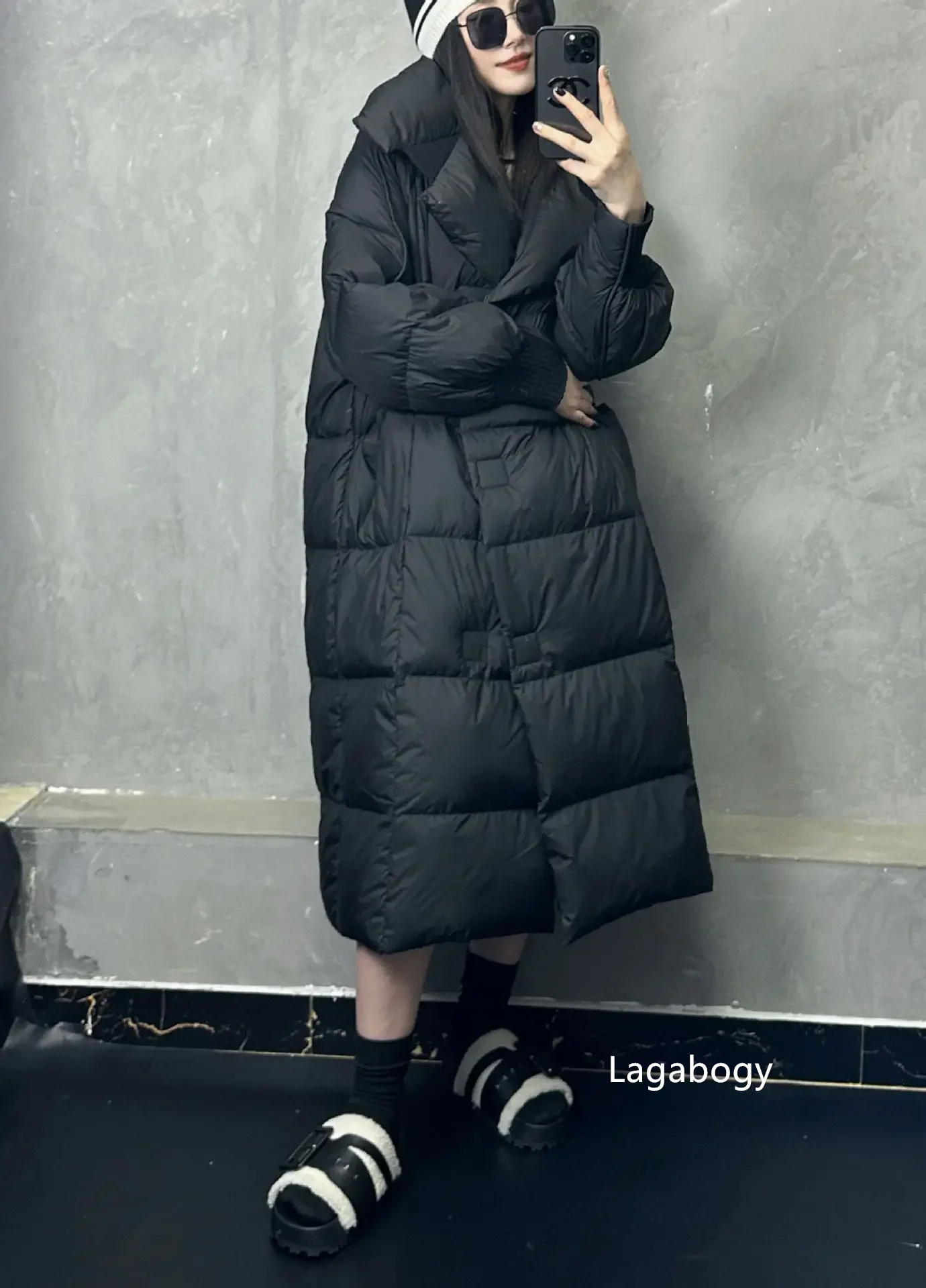 Lagabogy 2025 New Winter Women 90% White Duck Down Long Jackets Thicken Puffer Coat Female Loose Single Breasted Warm Parkas