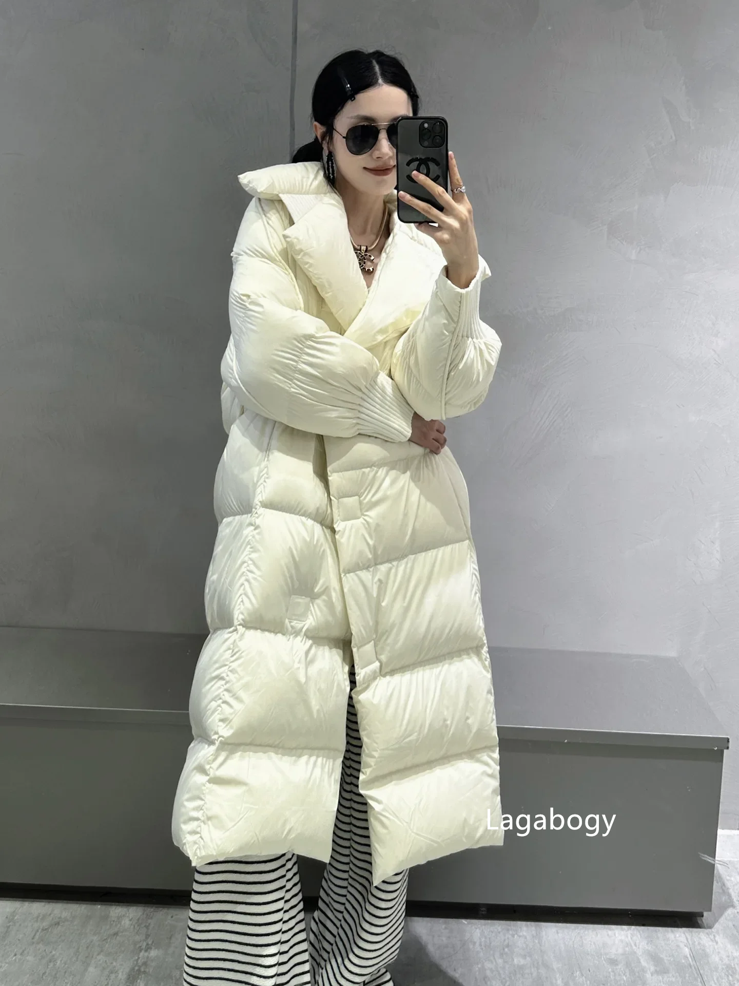 Lagabogy 2025 New Winter Women 90% White Duck Down Long Jackets Thicken Puffer Coat Female Loose Single Breasted Warm Parkas