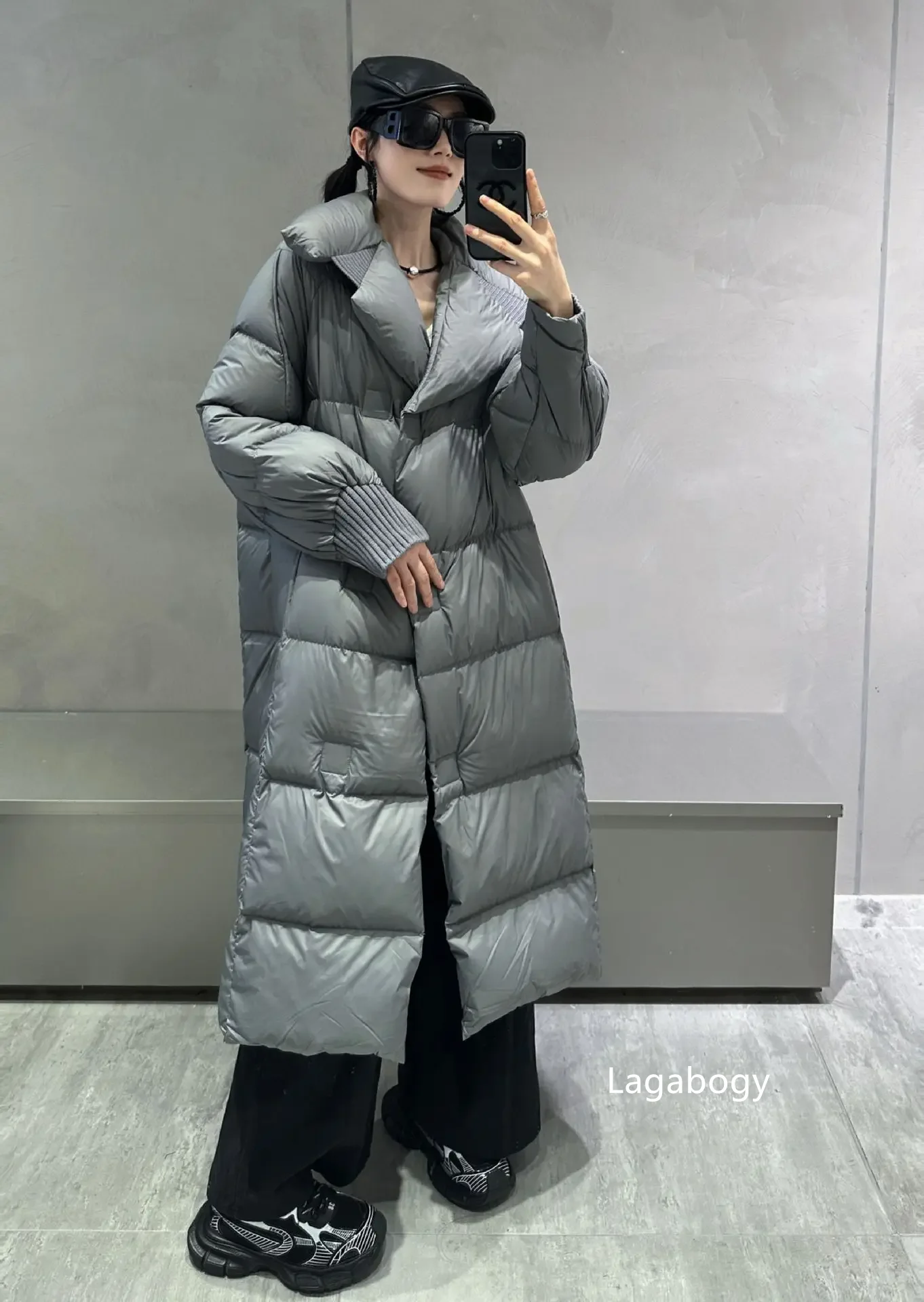 Lagabogy 2025 New Winter Women 90% White Duck Down Long Jackets Thicken Puffer Coat Female Loose Single Breasted Warm Parkas