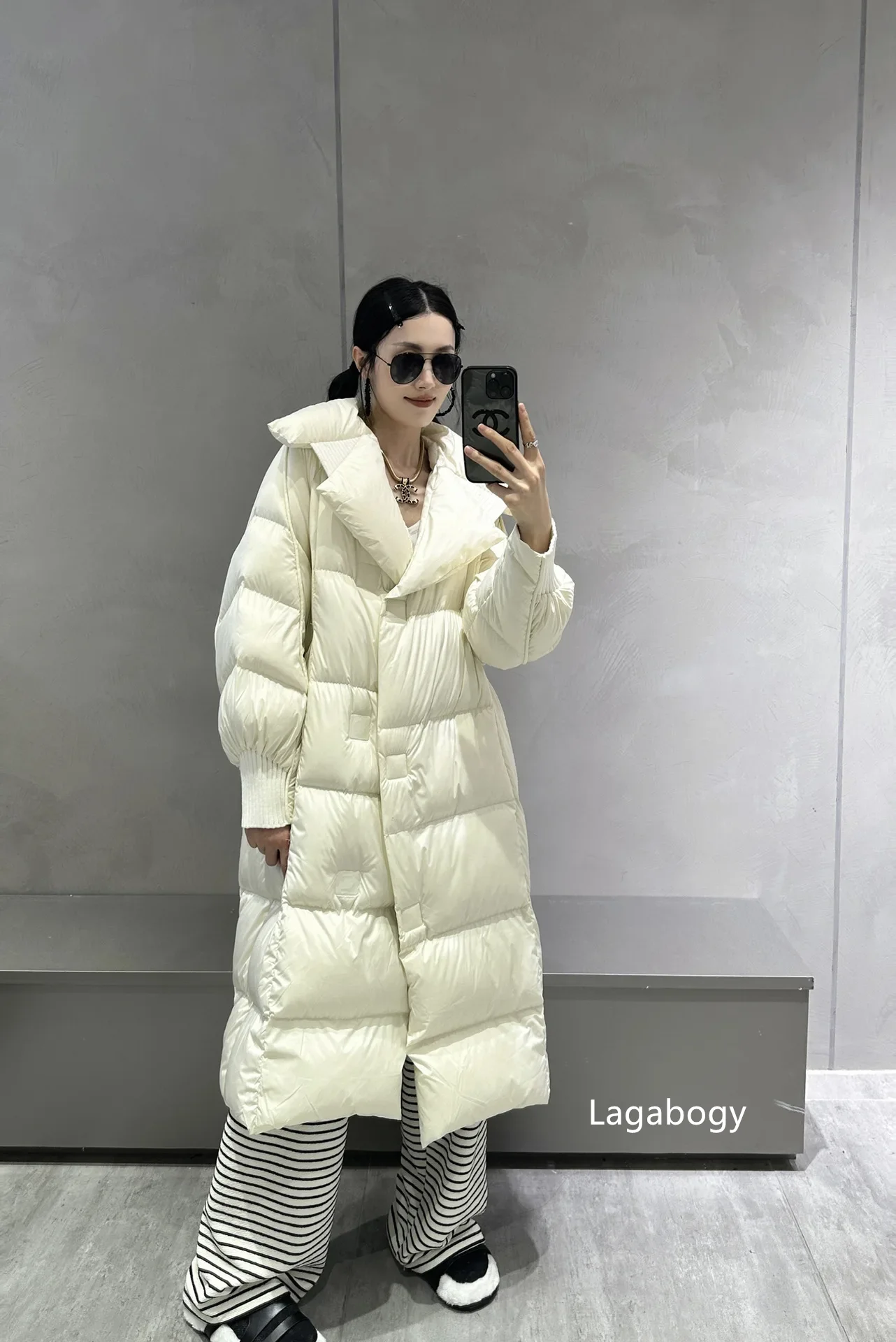 Lagabogy 2025 New Winter Women 90% White Duck Down Long Jackets Thicken Puffer Coat Female Loose Single Breasted Warm Parkas