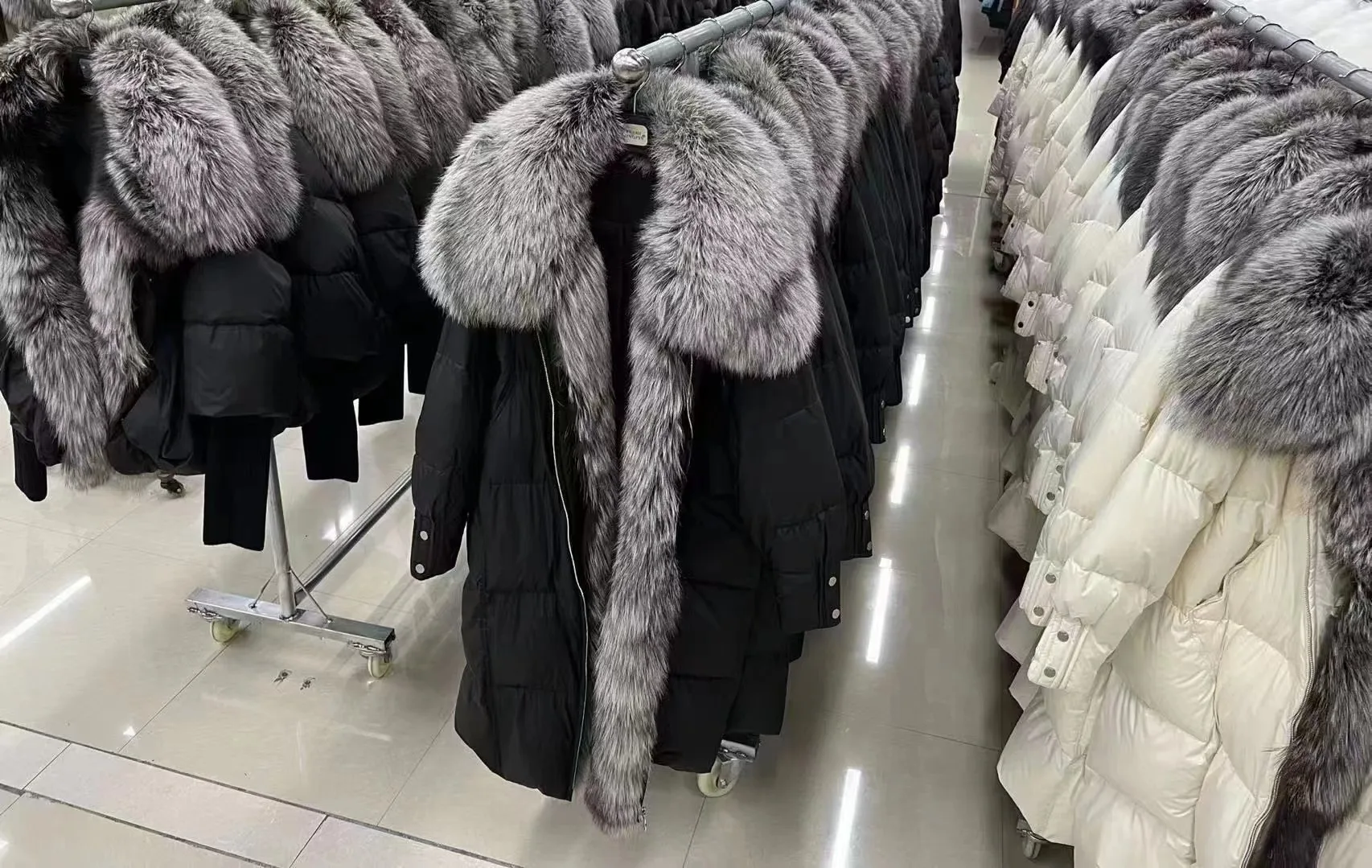 2025 New Winter Women Warm Coat 90% Goose Down Jacket Long Real Fox Fur Collar Thick Luxury Outerwear Female Coat Streetwear