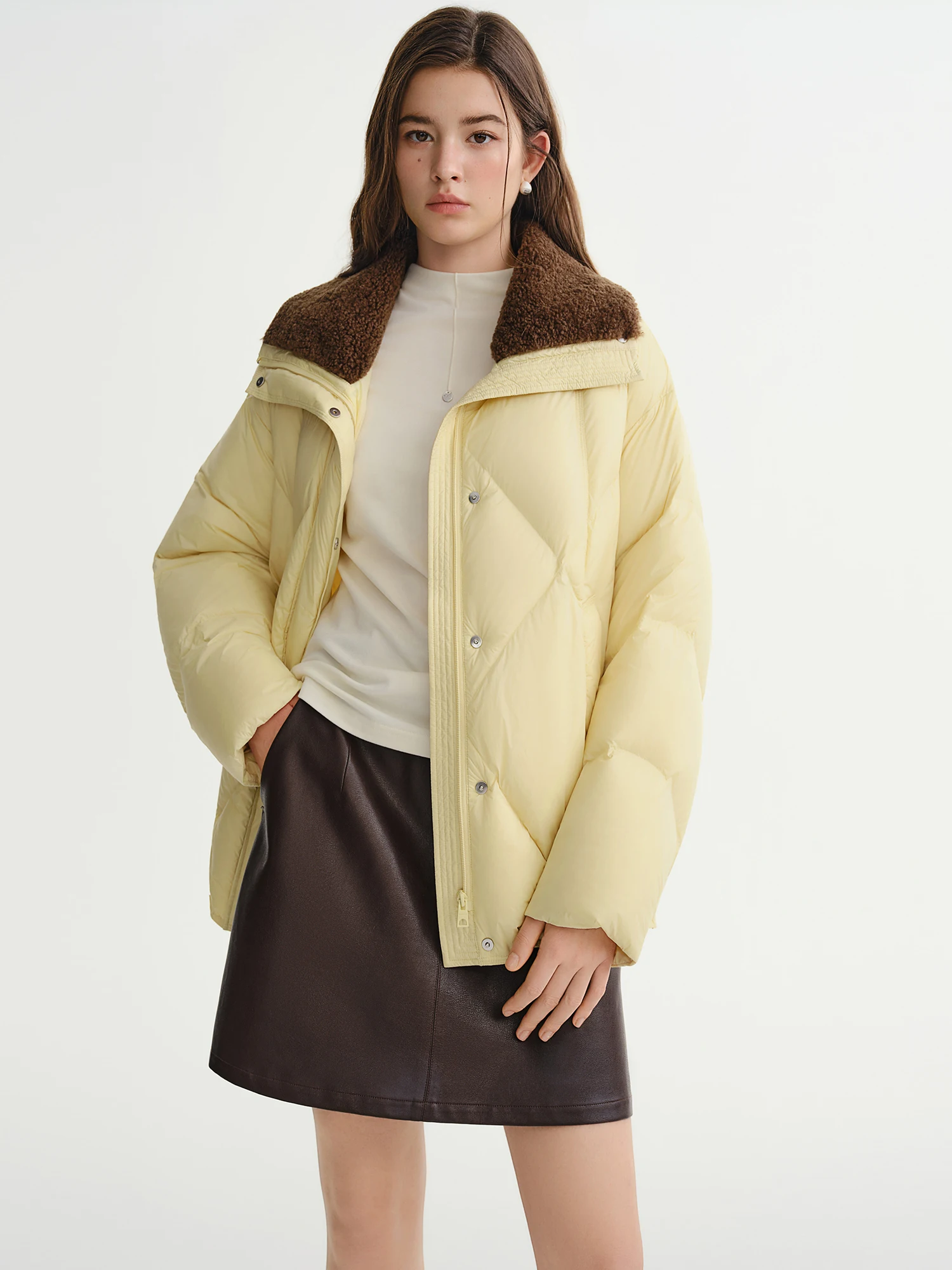 DUSHU Furry Lapel Quilted White Duck Down Coats Women Casual Daily Retro Simple Loose Short Warm Coat Contrast Color Girlish BF