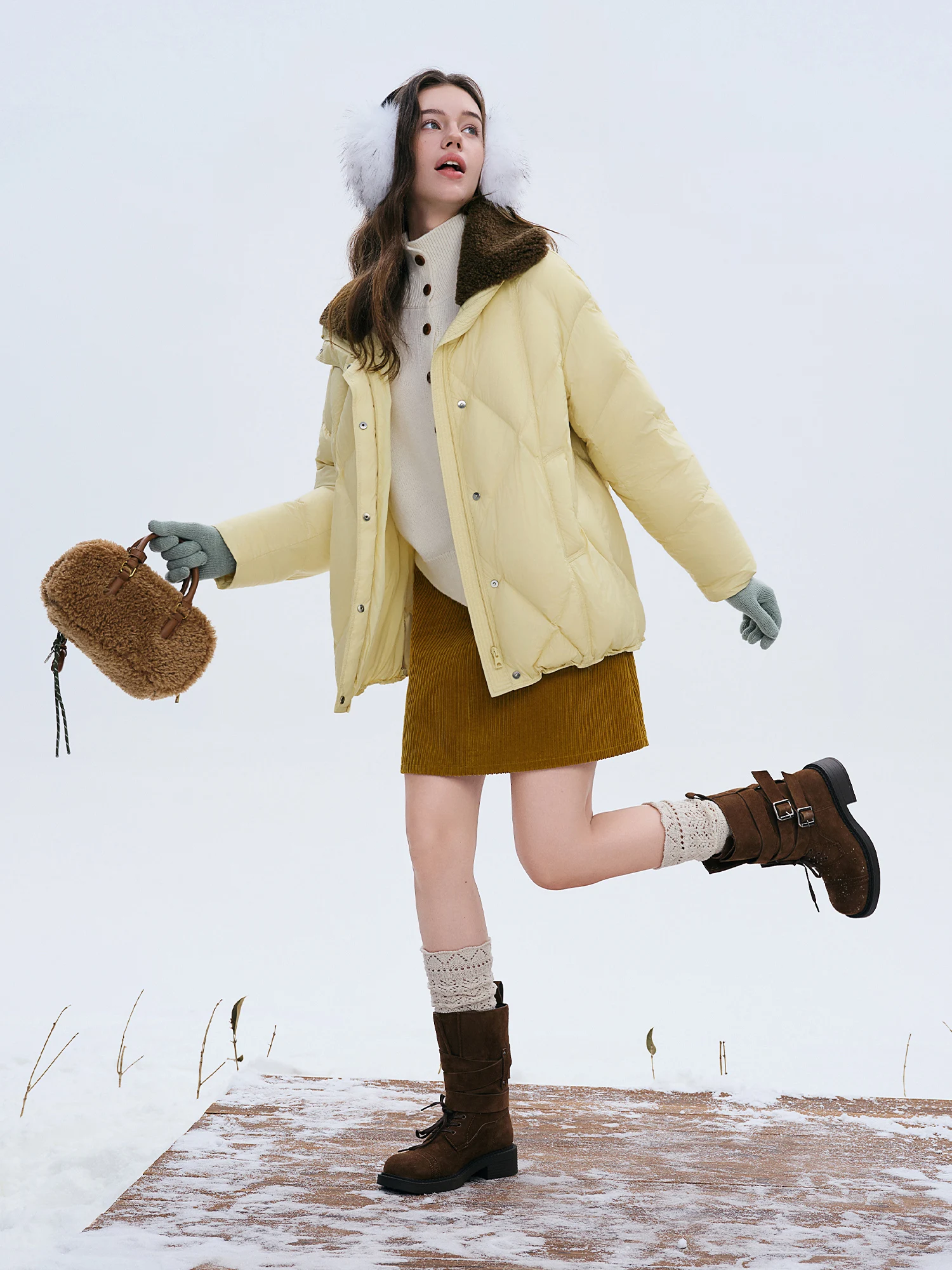 DUSHU Furry Lapel Quilted White Duck Down Coats Women Casual Daily Retro Simple Loose Short Warm Coat Contrast Color Girlish BF