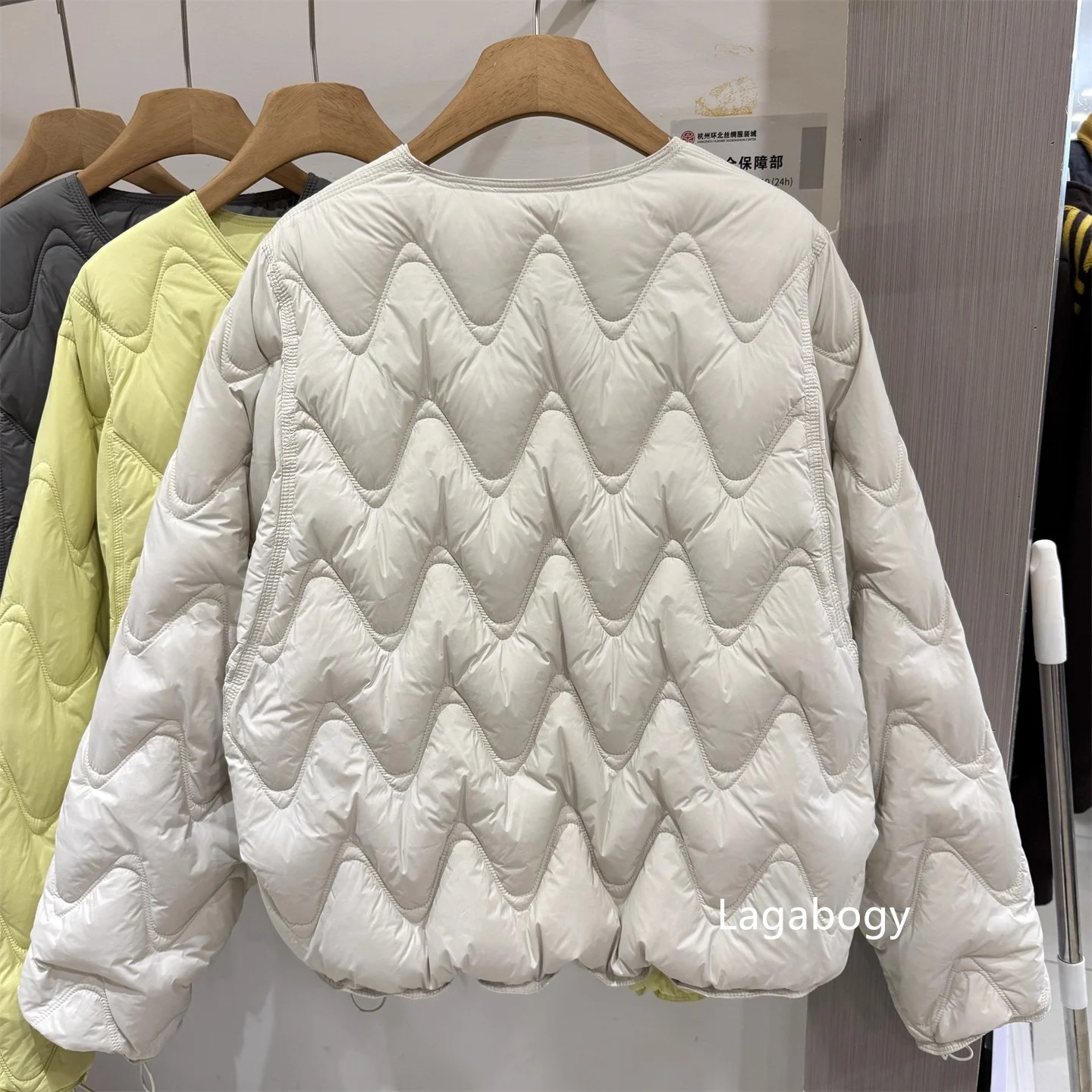Lagabogy Women Loose Round Neck Short White Duck Down Coat Outwear Autumn Winter Lightweight Wave Quilted Puffer Jacket Female