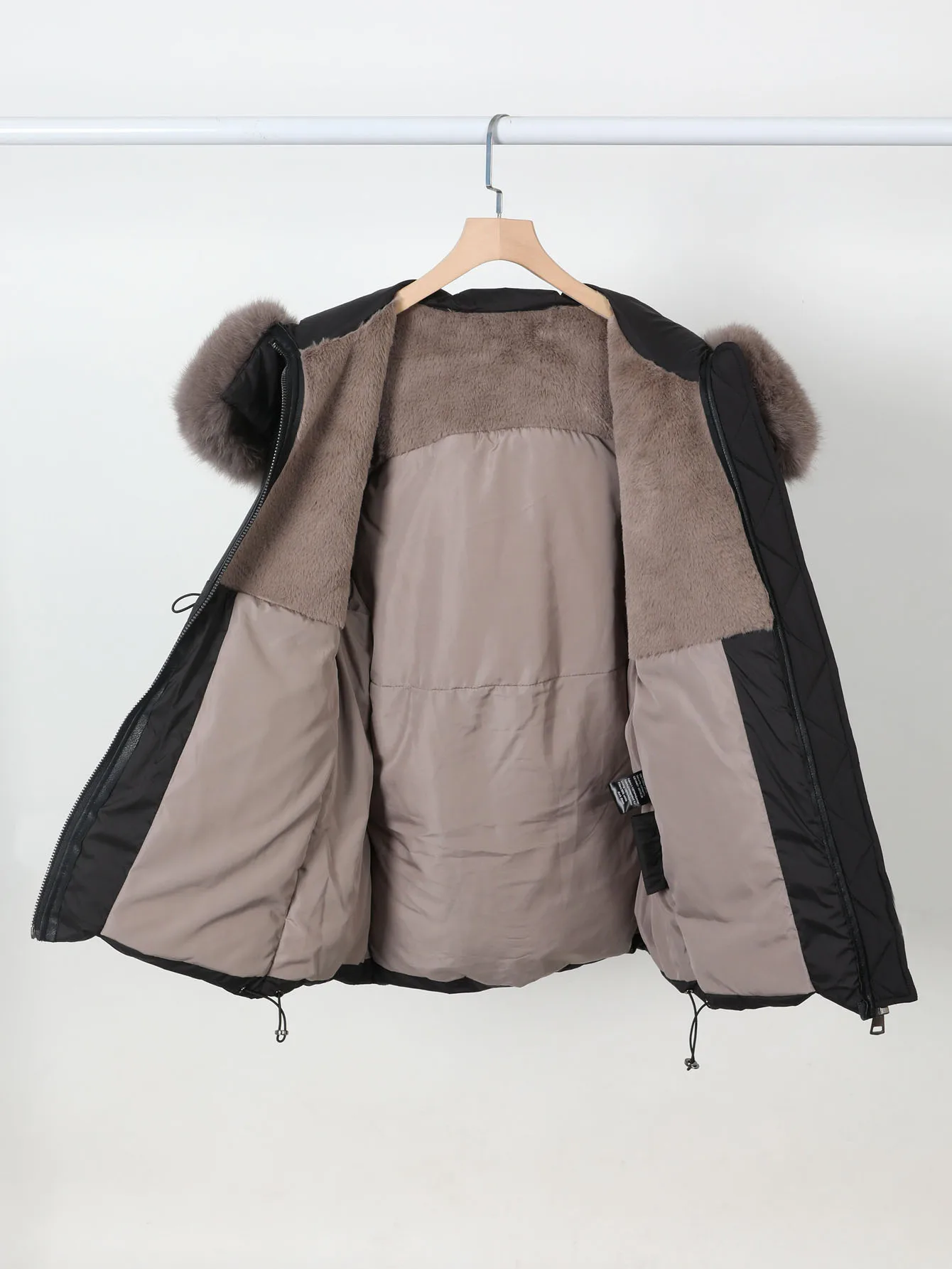Maomaokong Real Fox Fur Collar Women's Winter Down Jacket Black Soft Faux Leather Fabric Patching Cool Oversized Zipper Fashion