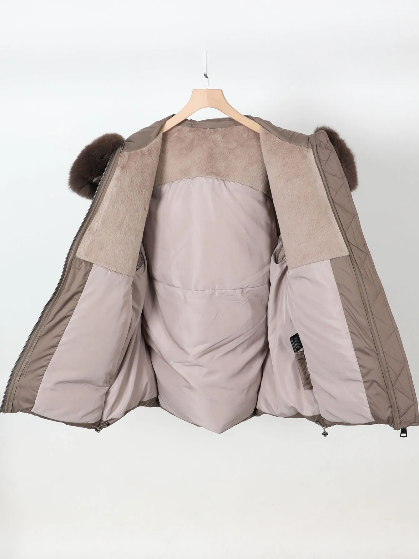 Maomaokong Real Fox Fur Collar Women's Winter Down Jacket Black Soft Faux Leather Fabric Patching Cool Oversized Zipper Fashion