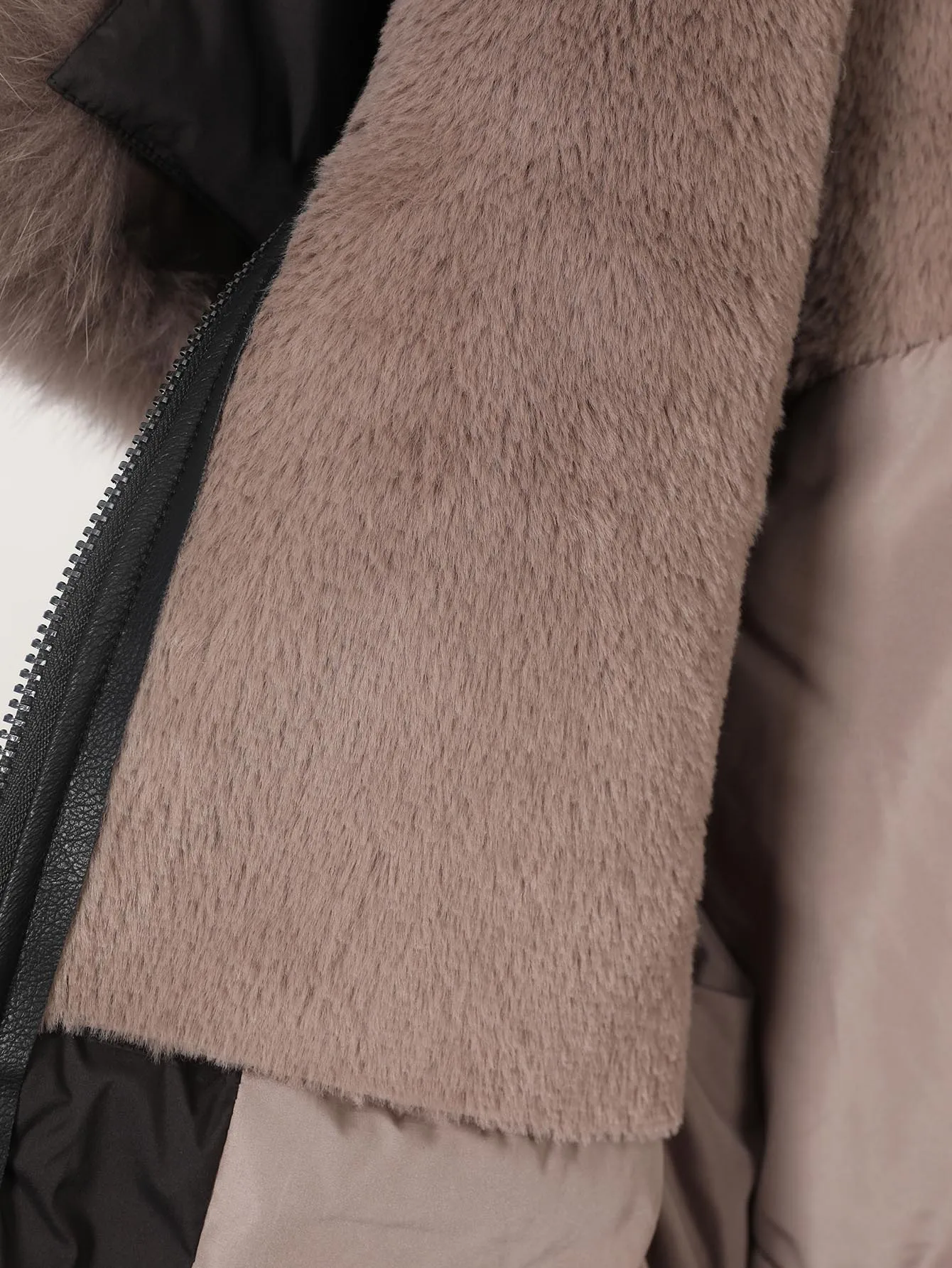 Maomaokong Real Fox Fur Collar Women's Winter Down Jacket Black Soft Faux Leather Fabric Patching Cool Oversized Zipper Fashion