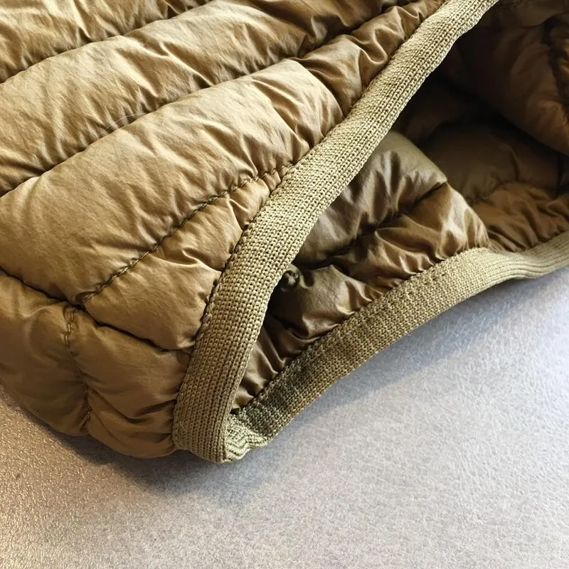 Lagabogy 2025 New Winter Short Puffer Jacket Women Ultra Light 90%White Duck Down Coat Loose Female Feather Parka Hooded Outwear