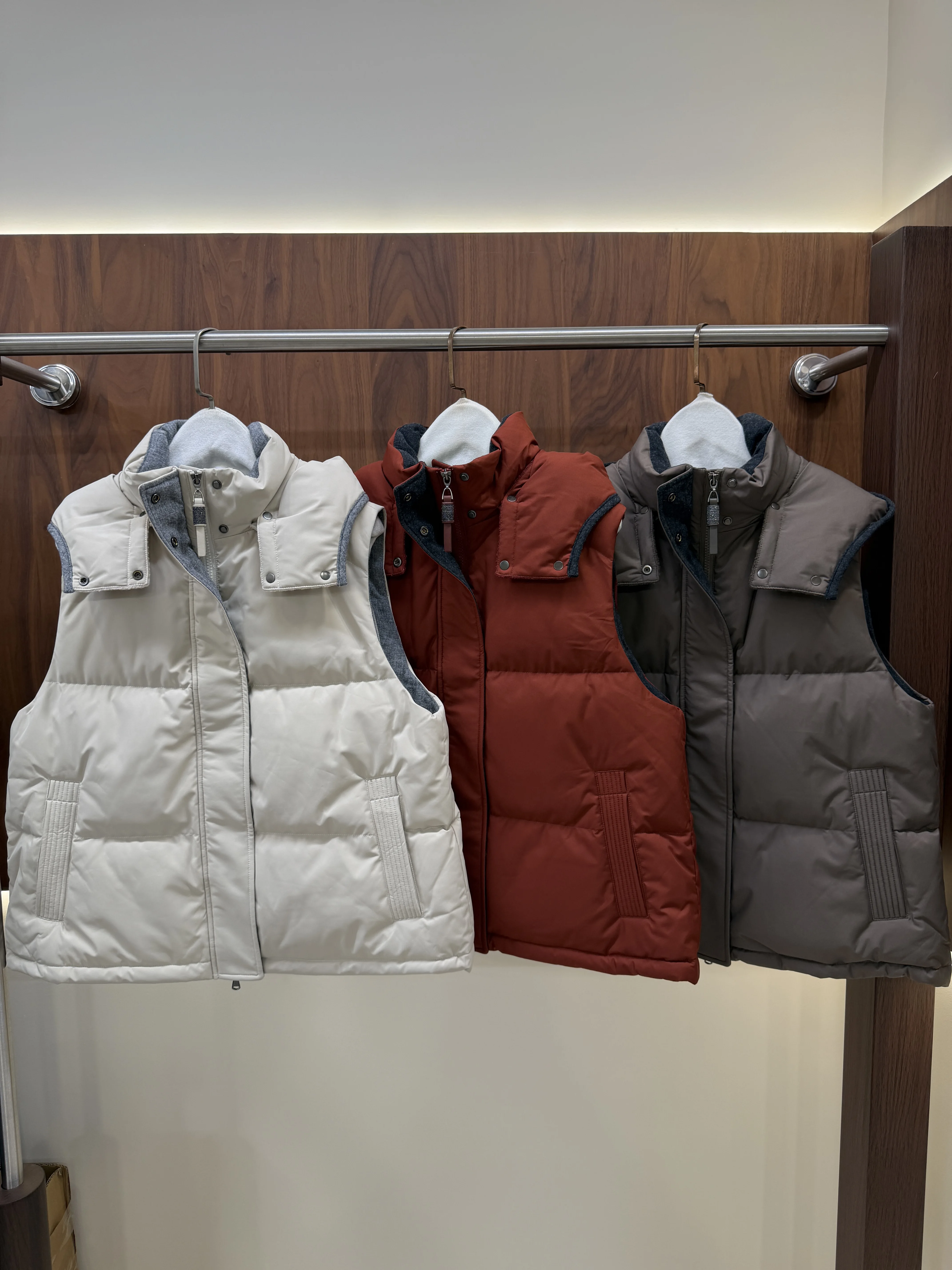 2026 Fall/Winter Women's Hooded Zip-Front Down Vest