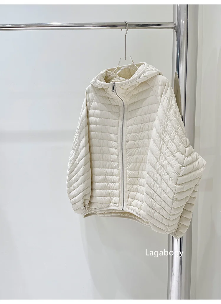 Lagabogy 2025 New Winter Short Puffer Jacket Women Ultra Light 90%White Duck Down Coat Loose Female Parka Hooded Thin Outwear