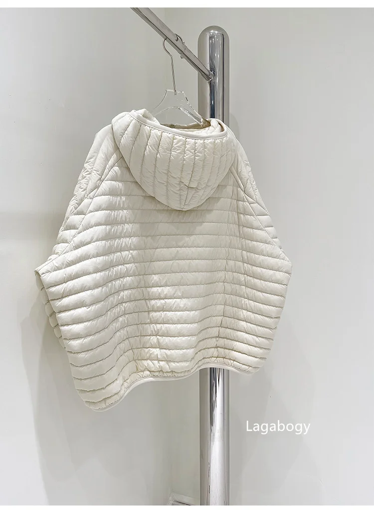 Lagabogy 2025 New Winter Short Puffer Jacket Women Ultra Light 90%White Duck Down Coat Loose Female Parka Hooded Thin Outwear