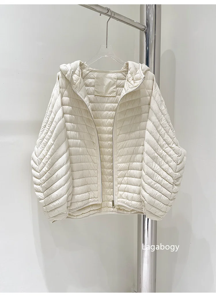 Lagabogy 2025 New Winter Short Puffer Jacket Women Ultra Light 90%White Duck Down Coat Loose Female Parka Hooded Thin Outwear
