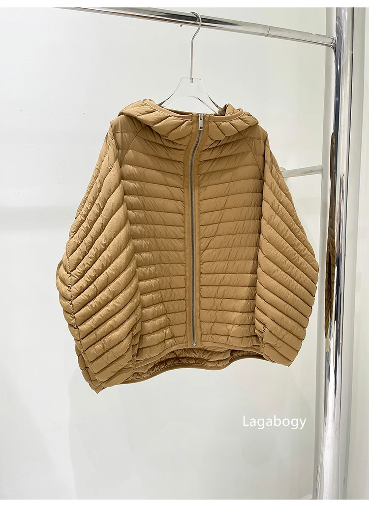 Lagabogy 2025 New Winter Short Puffer Jacket Women Ultra Light 90%White Duck Down Coat Loose Female Parka Hooded Thin Outwear