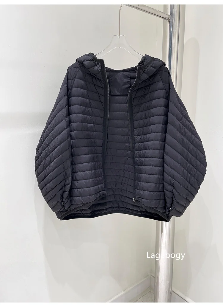 Lagabogy 2025 New Winter Short Puffer Jacket Women Ultra Light 90%White Duck Down Coat Loose Female Parka Hooded Thin Outwear