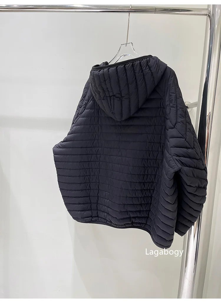 Lagabogy 2025 New Winter Short Puffer Jacket Women Ultra Light 90%White Duck Down Coat Loose Female Parka Hooded Thin Outwear