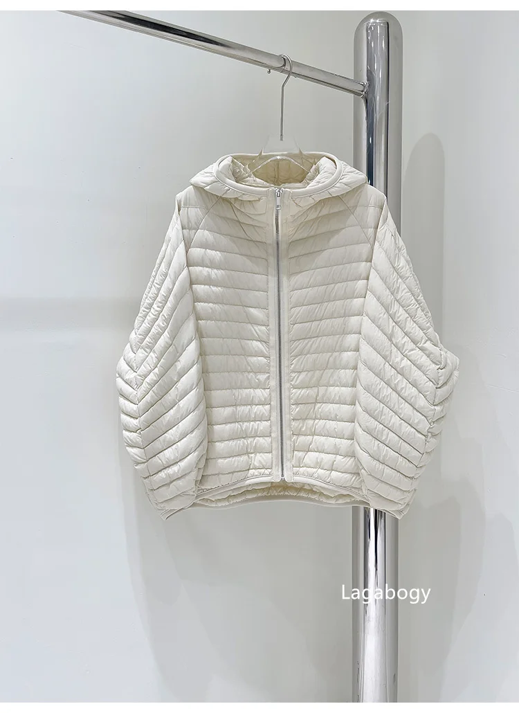 Lagabogy 2025 New Winter Short Puffer Jacket Women Ultra Light 90%White Duck Down Coat Loose Female Parka Hooded Thin Outwear